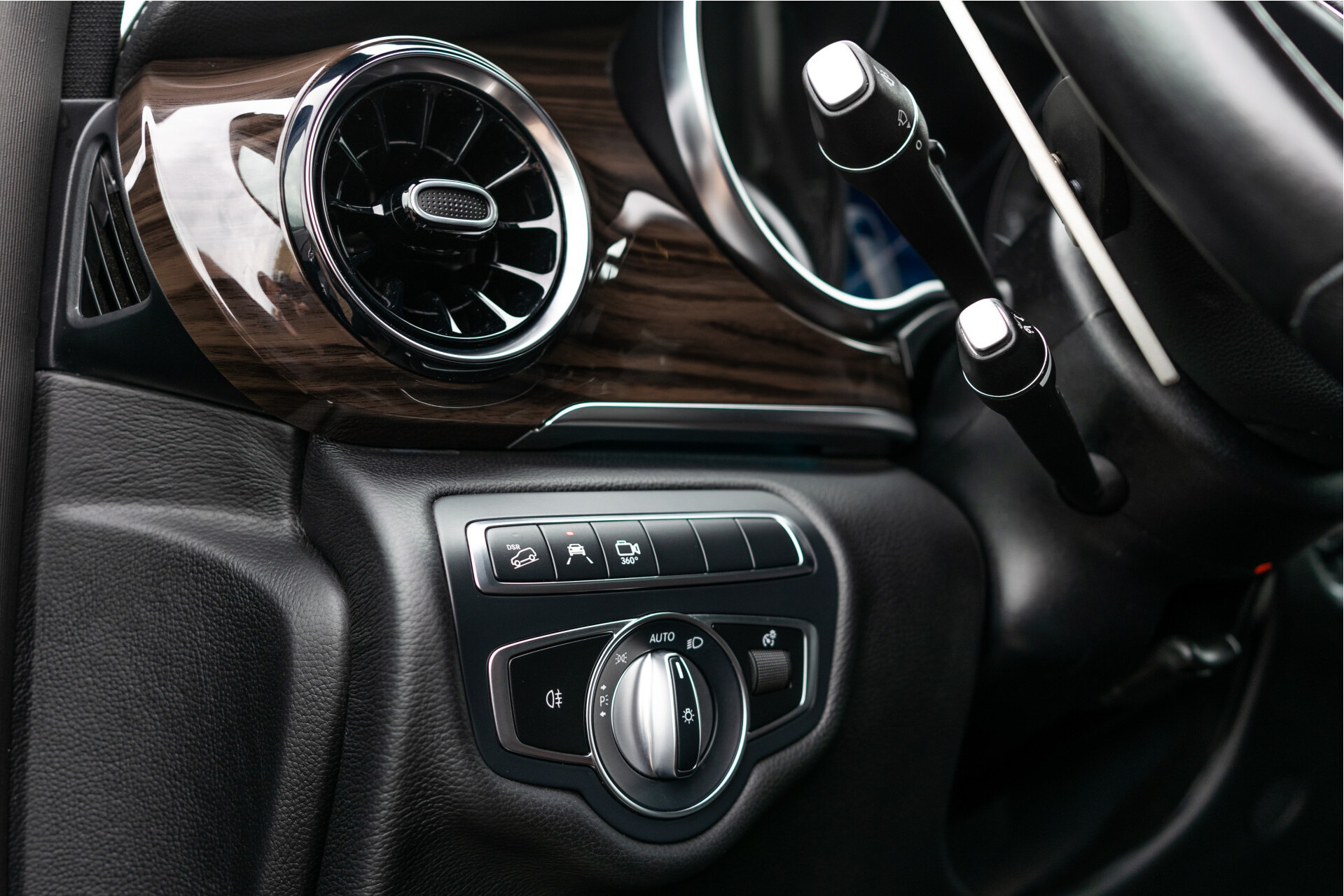 Mercedes-Benz V-Klasse 300 DC Extra Lang 4-Matic BRABUS D30 Foto 30