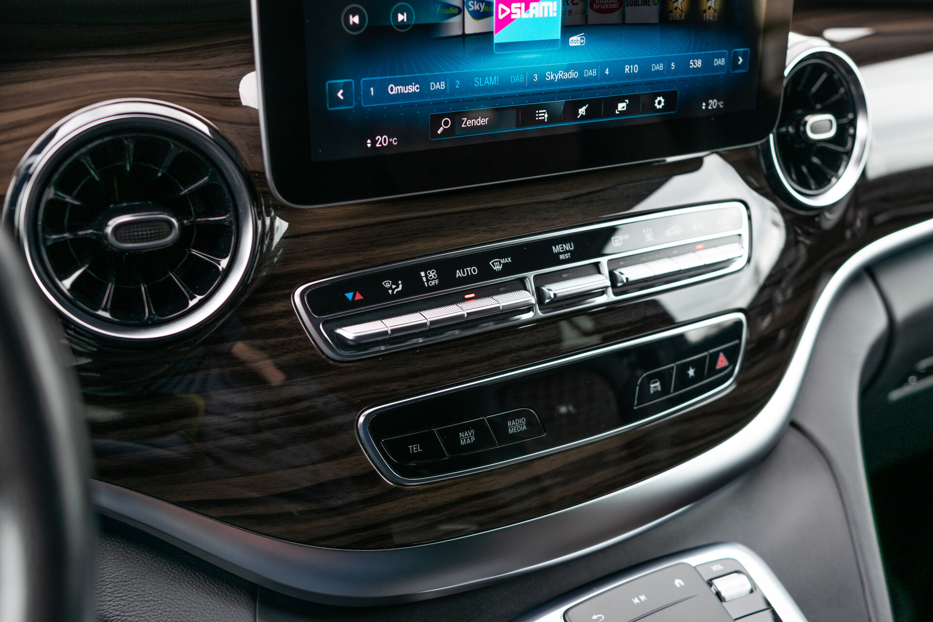 Mercedes-Benz V-Klasse 300 DC Extra Lang 4-Matic BRABUS D30 Foto 34