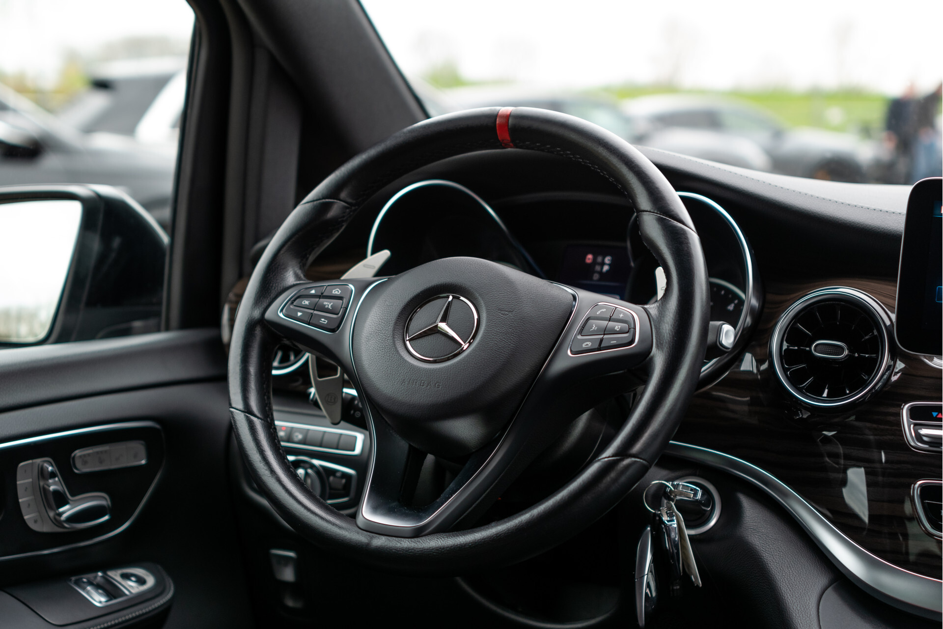 Mercedes-Benz V-Klasse 300 DC Extra Lang 4-Matic BRABUS D30 Foto 40