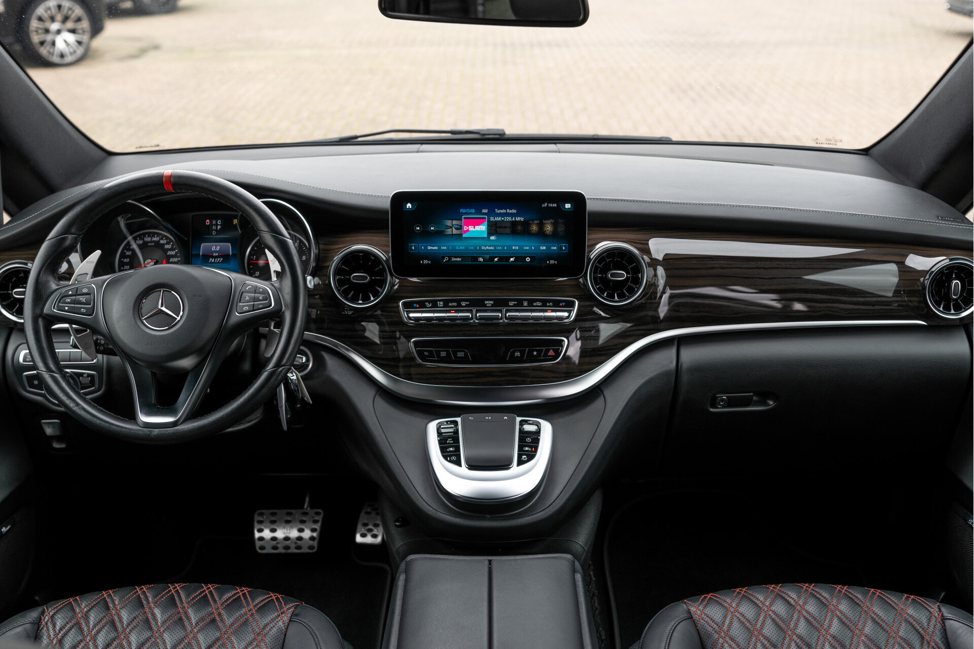 Mercedes-Benz V-Klasse 300 DC Extra Lang 4-Matic BRABUS D30 Foto 5