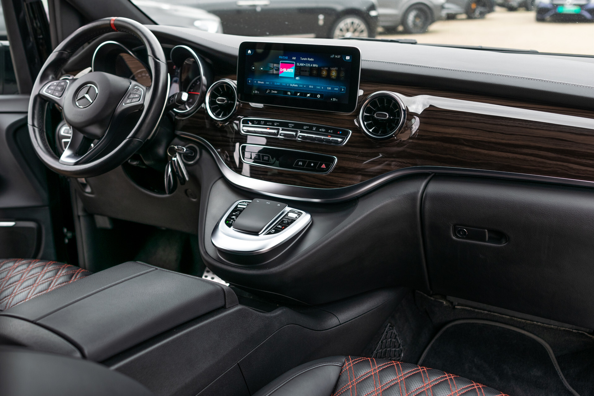 Mercedes-Benz V-Klasse 300 DC Extra Lang 4-Matic BRABUS D30 Foto 8