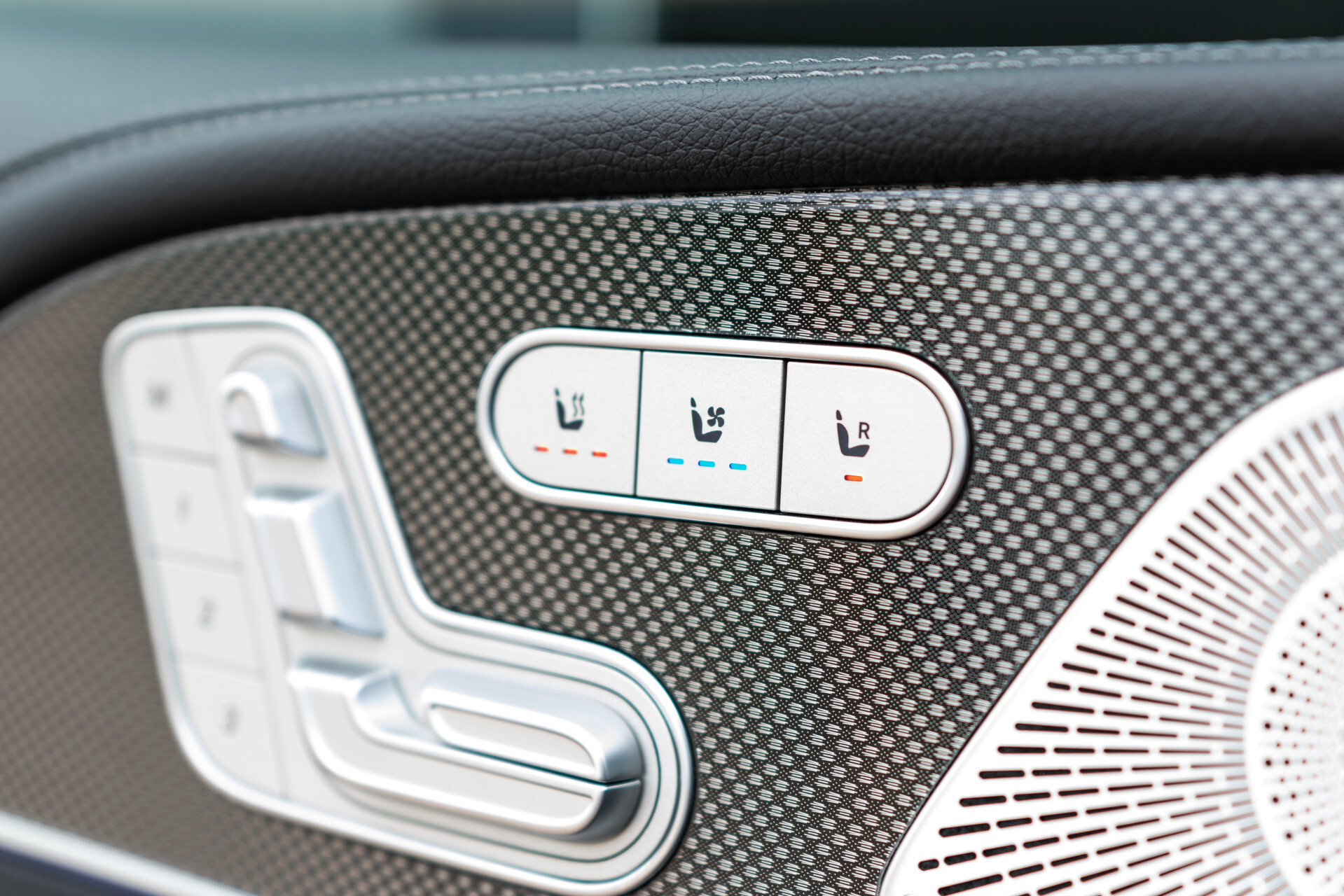 Mercedes-Benz GLE 350 e 4-M AMG Luchtvering | HUD | Rij-Assist | Keyless | Memory | Burmester | Stoelkoeling | Softclose Aut9 Foto 12