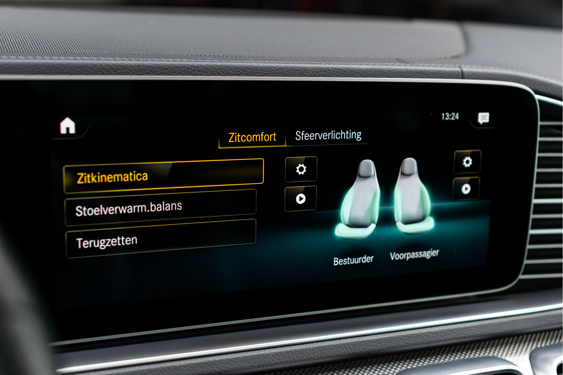 Mercedes-Benz GLE 350 e 4-M AMG Luchtvering | HUD | Rij-Assist | Keyless | Memory | Burmester | Stoelkoeling | Softclose Aut9 Foto 25