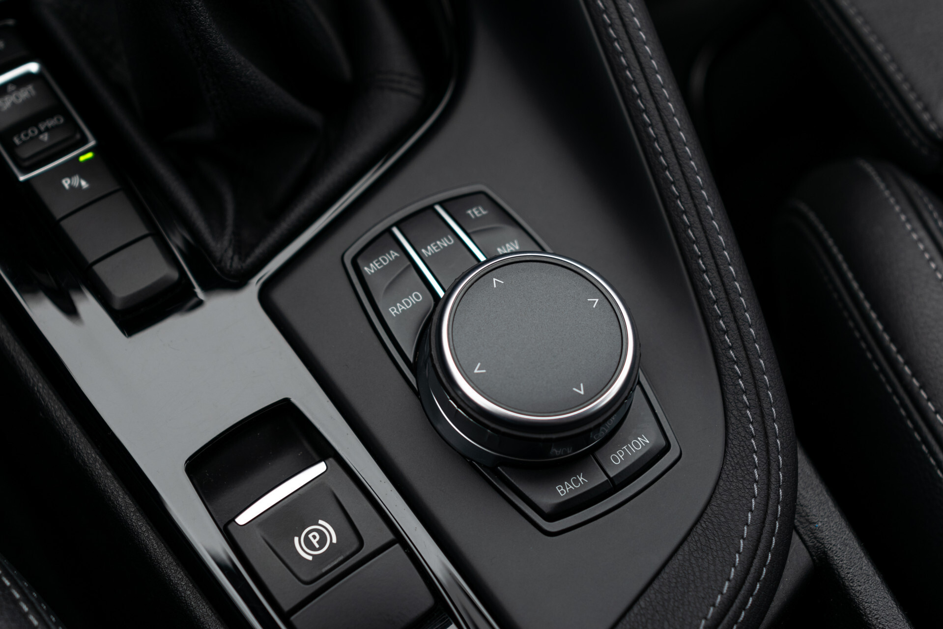 BMW X1 sDrive20i M Sport High Executive | HUD |  | 1ste eigenaresse Foto 18