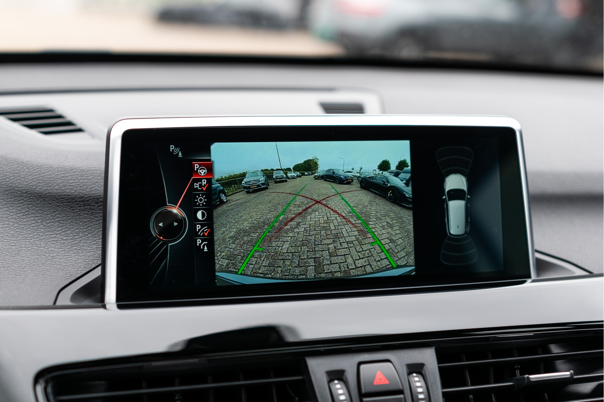 BMW X1 sDrive20i M Sport High Executive | HUD |  | 1ste eigenaresse Foto 9