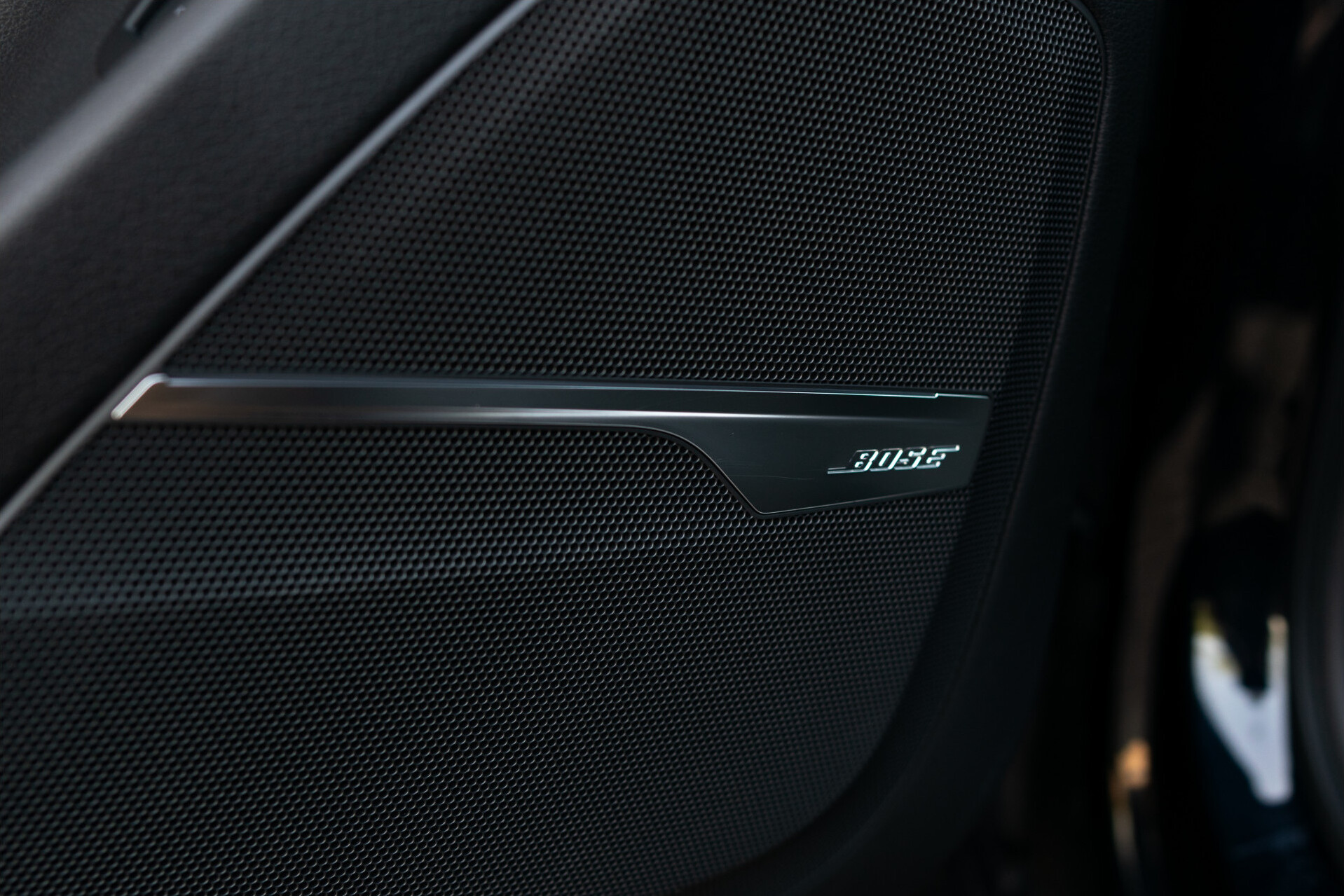 Audi Q7 3.0 TDI E-tron Quattro Sport | Luchtvering | HUD | Bose | Trekhaak | Verwarmd stuur | 1ste eigenaar Foto 12