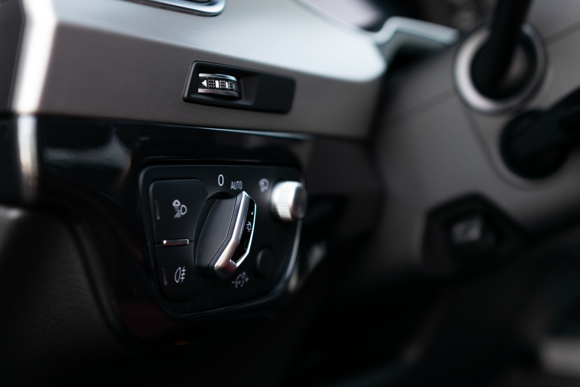 Audi Q7 3.0 TDI E-tron Quattro Sport | Luchtvering | HUD | Bose | Trekhaak | Verwarmd stuur | 1ste eigenaar Foto 14