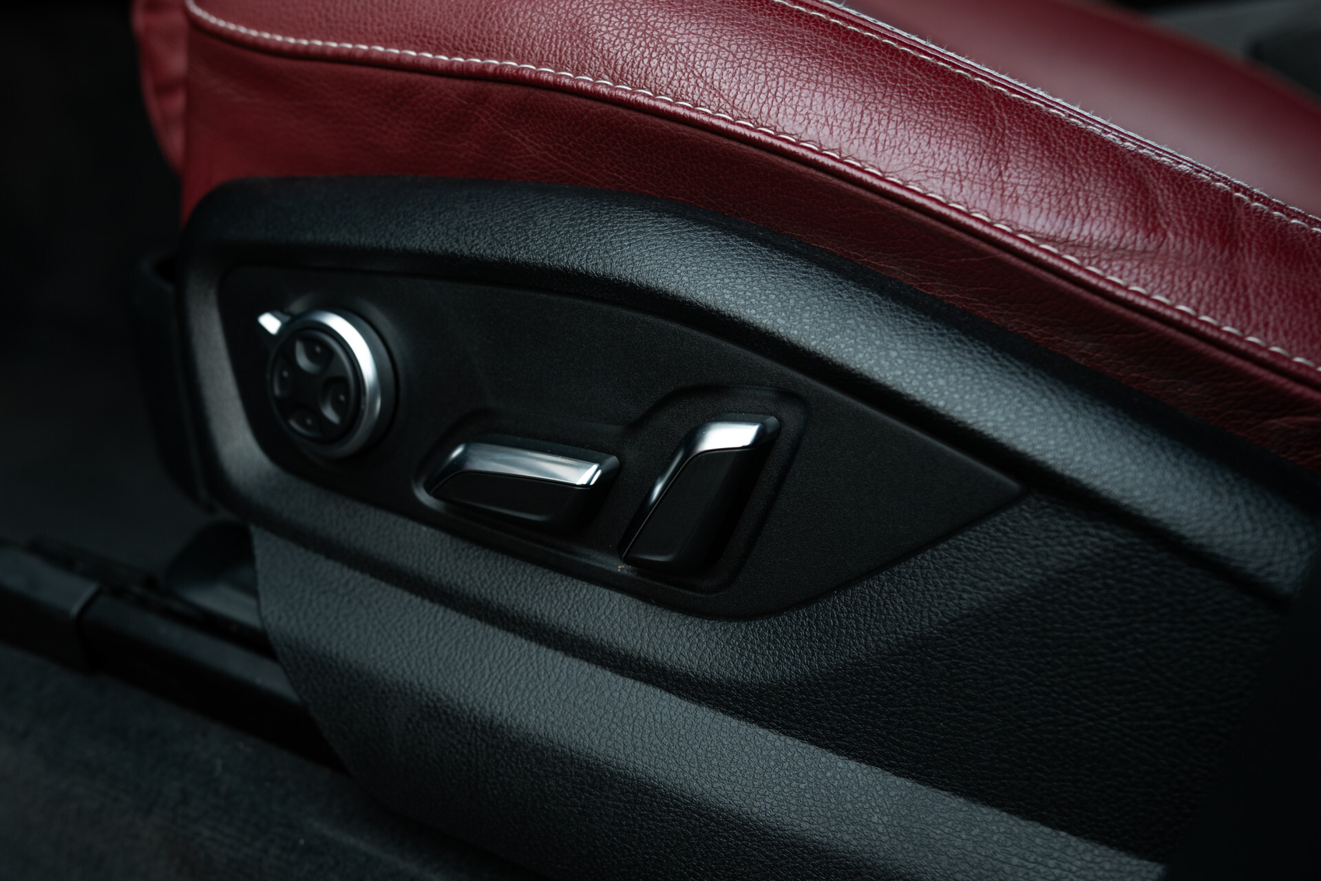 Audi Q7 3.0 TDI E-tron Quattro Sport | Luchtvering | HUD | Bose | Trekhaak | Verwarmd stuur | 1ste eigenaar Foto 19