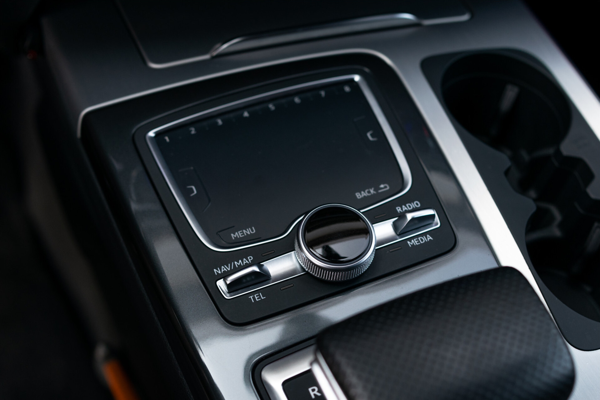 Audi Q7 3.0 TDI E-tron Quattro Sport | Luchtvering | HUD | Bose | Trekhaak | Verwarmd stuur | 1ste eigenaar Foto 23