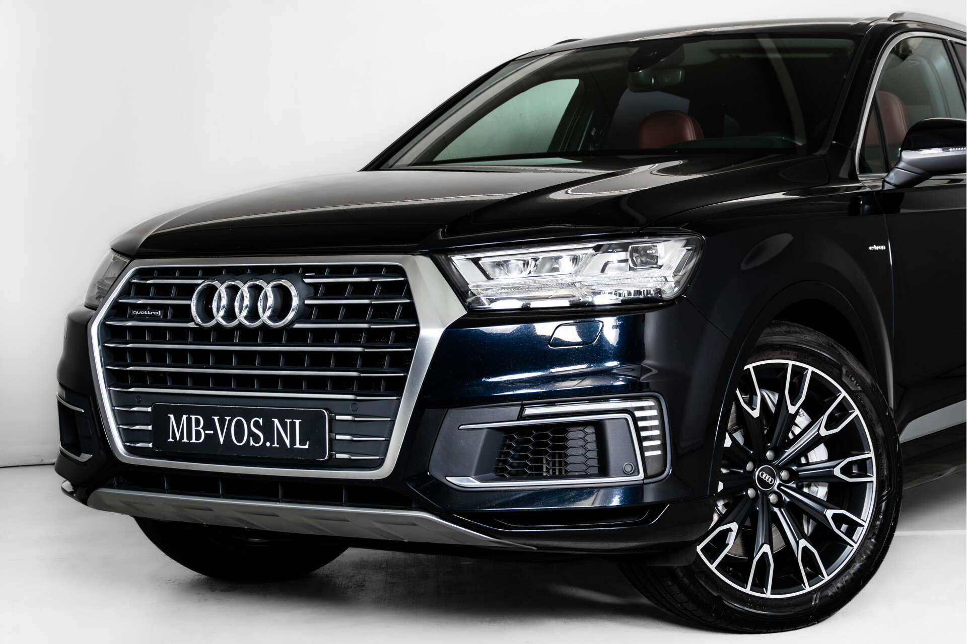 Audi Q7 3.0 TDI E-tron Quattro Sport | Luchtvering | HUD | Bose | Trekhaak | Verwarmd stuur | 1ste eigenaar Foto 31
