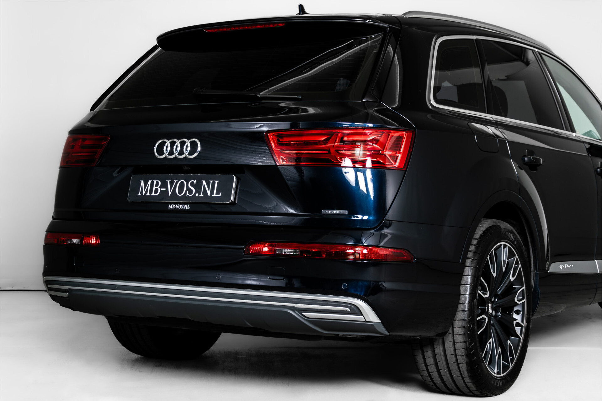 Audi Q7 3.0 TDI E-tron Quattro Sport | Luchtvering | HUD | Bose | Trekhaak | Verwarmd stuur | 1ste eigenaar Foto 32