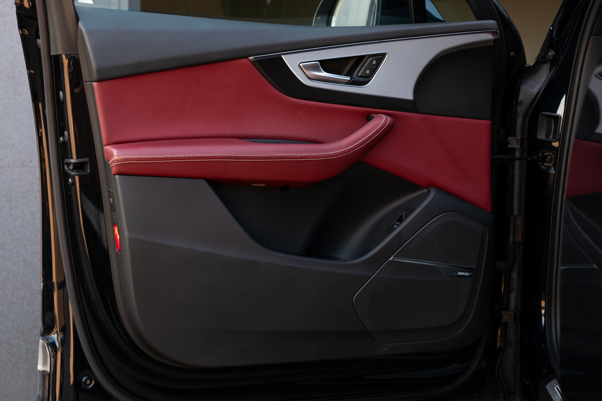 Audi Q7 3.0 TDI E-tron Quattro Sport | Luchtvering | HUD | Bose | Trekhaak | Verwarmd stuur | 1ste eigenaar Foto 8