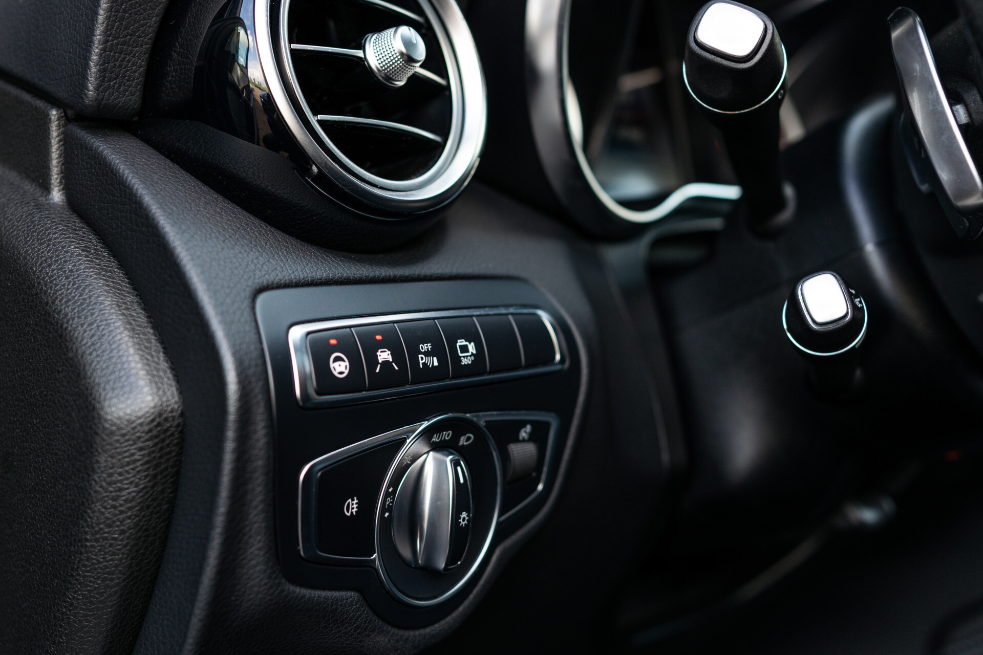 Mercedes-Benz GLC Coupé 250 4-M AMG Night | Distronic | Burmester | Schuifdak | 20" | Treeplanken | 360 camera Foto 17