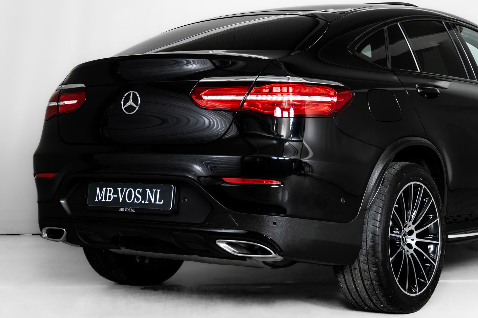 Mercedes-Benz GLC Coupé 250 4-M AMG Night | Distronic | Burmester | Schuifdak | 20" | Treeplanken | 360 camera Foto 28
