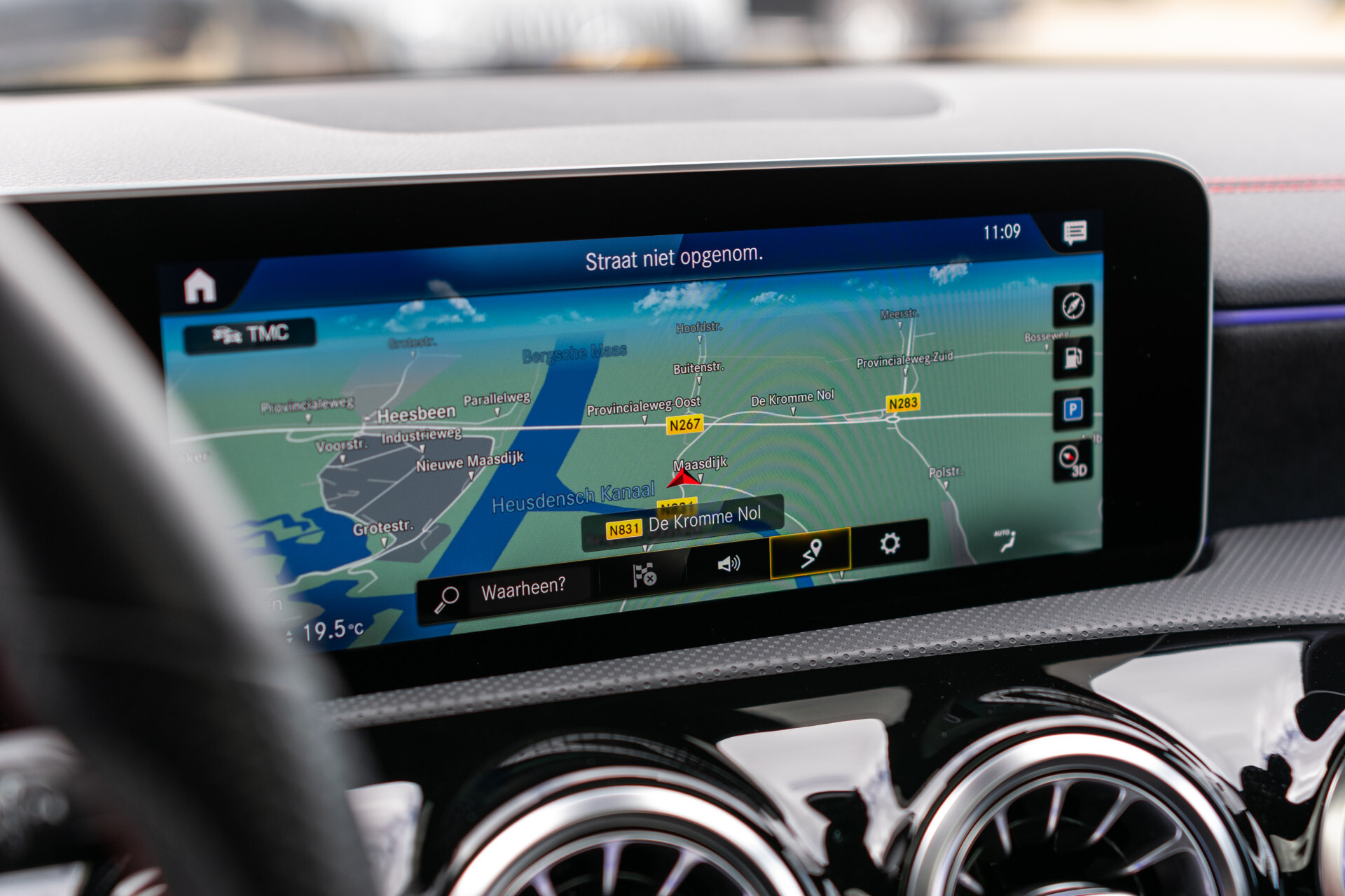 Mercedes-Benz CLA-Klasse Shooting Brake 180 AMG Night | Panorama | Widescreen | Camera | Ambient | DAB Foto 11