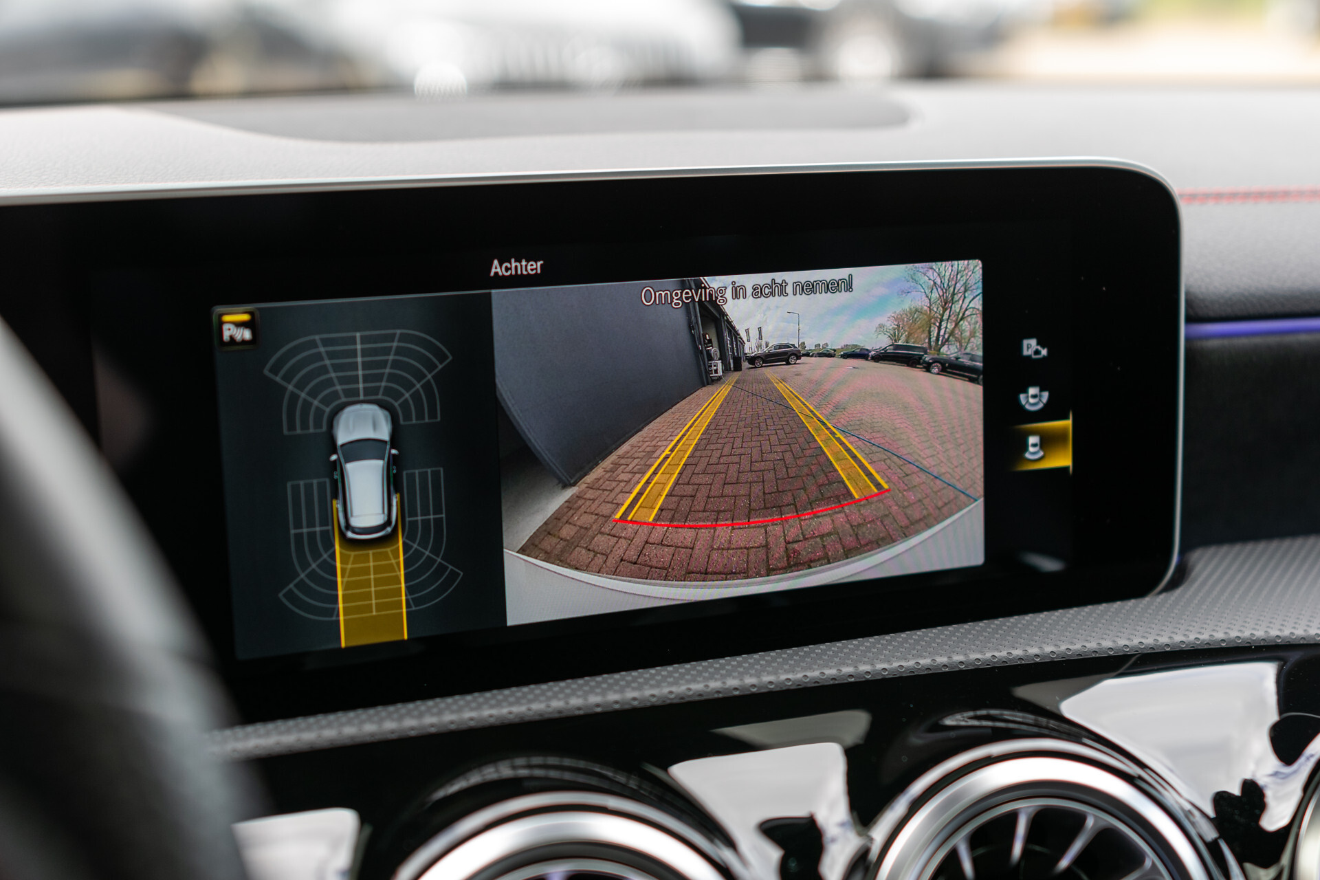 Mercedes-Benz CLA-Klasse Shooting Brake 180 AMG Night | Panorama | Widescreen | Camera | Ambient | DAB Foto 21