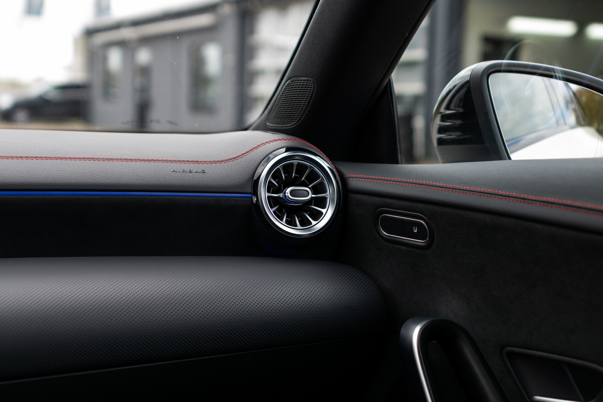 Mercedes-Benz CLA-Klasse Shooting Brake 180 AMG Night | Panorama | Widescreen | Camera | Ambient | DAB Foto 26