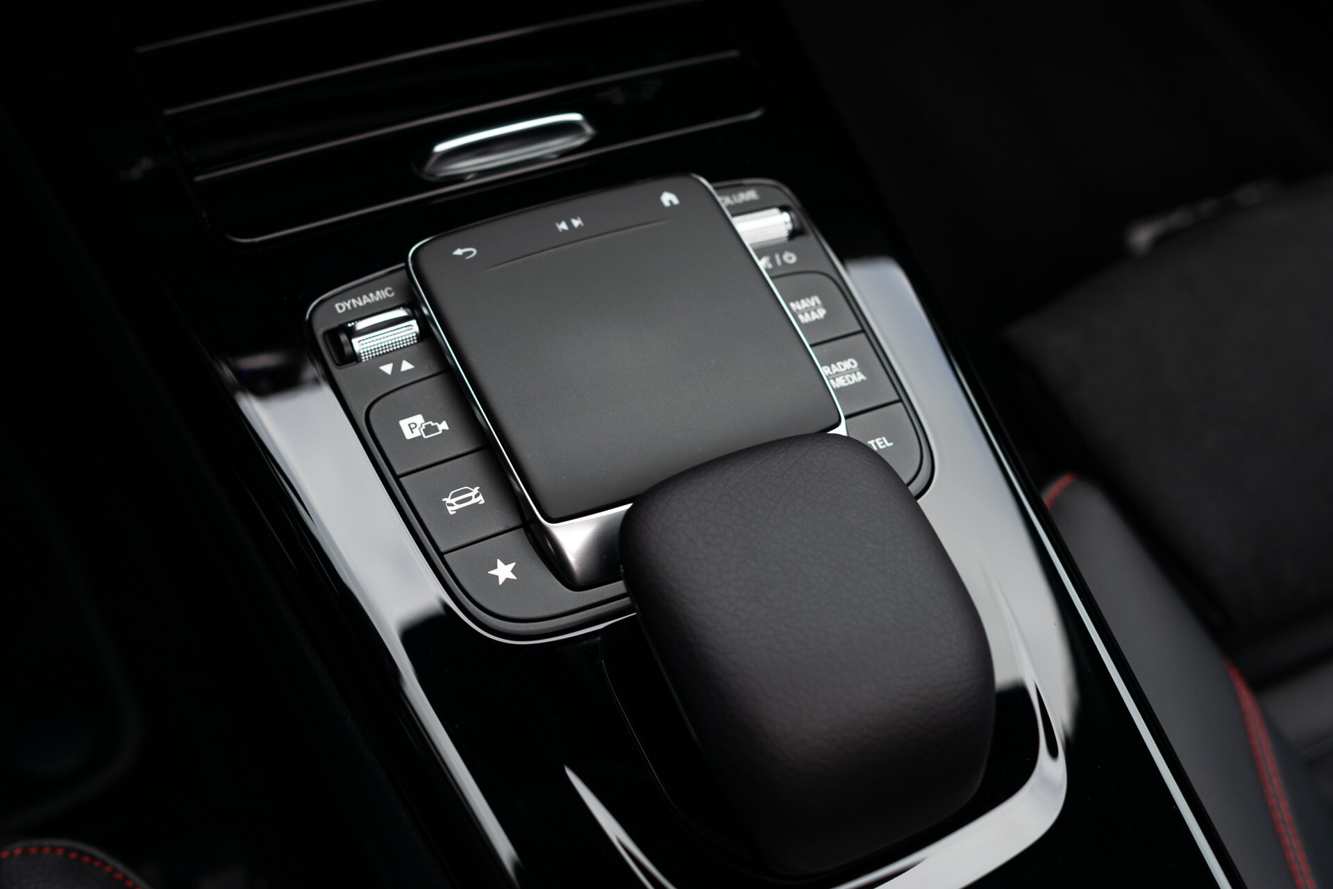 Mercedes-Benz CLA-Klasse Shooting Brake 180 AMG Night | Panorama | Widescreen | Camera | Ambient | DAB Foto 29