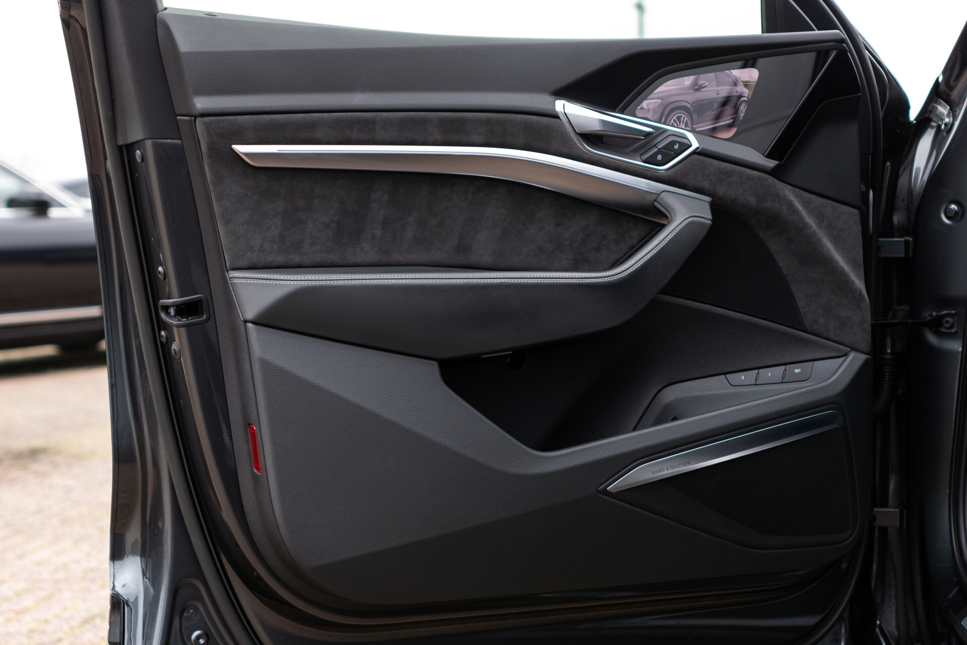 Audi e-tron Sportback 50 Quattro S Edition 71 kWh Blackline | 22" | Matrix | ACC | Keyless | Panorama | Ruitleder Foto 8