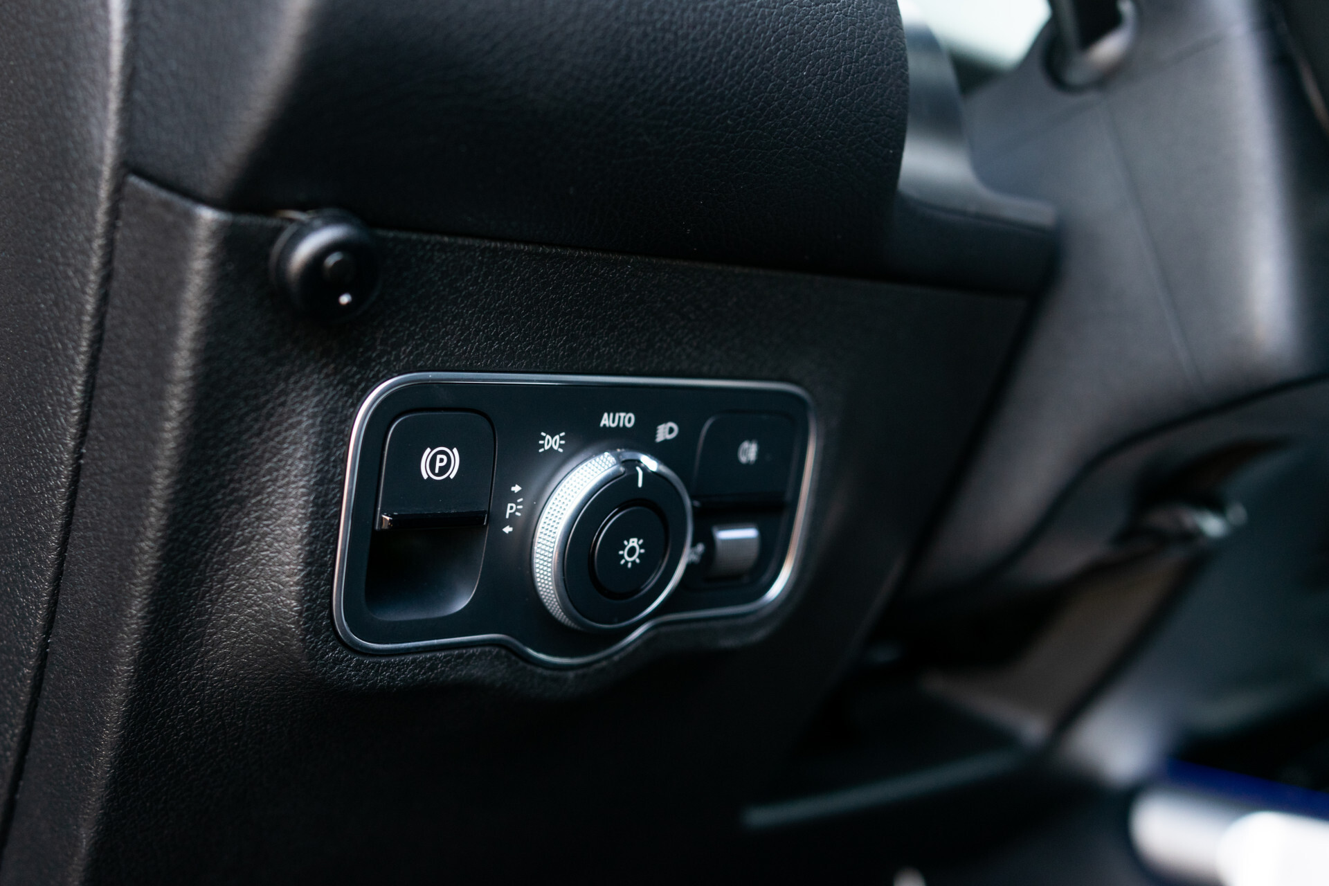 Mercedes-Benz GLB 35 AMG 4-M Night | Panorama | Burmester | 21" | 360 Camera | Auto-Trekhaak Foto 14