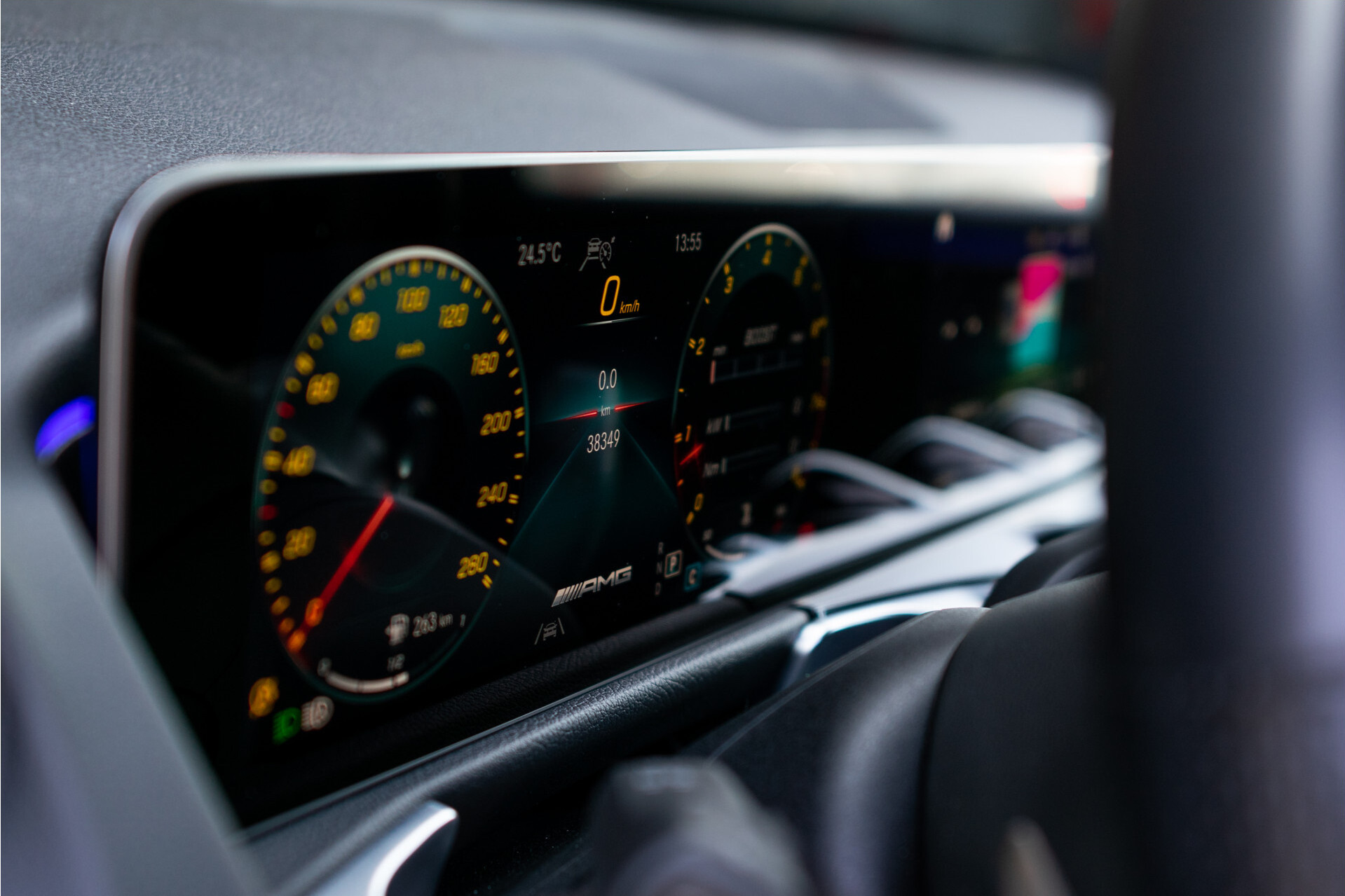 Mercedes-Benz GLB 35 AMG 4-M Night | Panorama | Burmester | 21" | 360 Camera | Auto-Trekhaak Foto 18