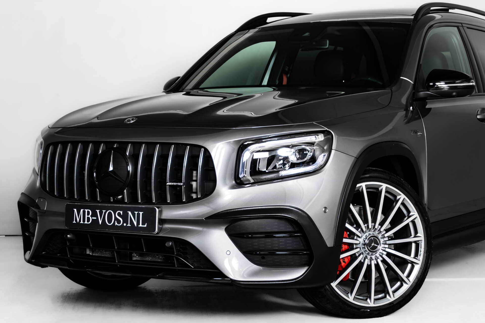 Mercedes-Benz GLB 35 AMG 4-M Night | Panorama | Burmester | 21" | 360 Camera | Auto-Trekhaak Foto 31