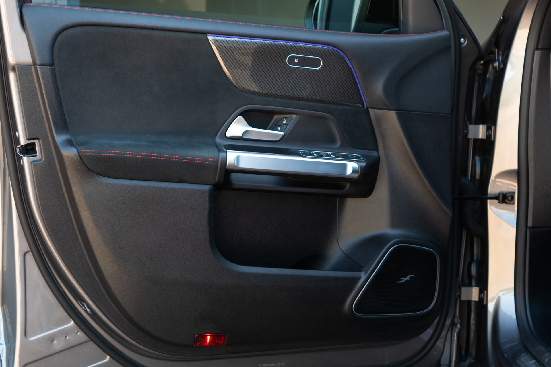 Mercedes-Benz GLB 35 AMG 4-M Night | Panorama | Burmester | 21" | 360 Camera | Auto-Trekhaak Foto 8