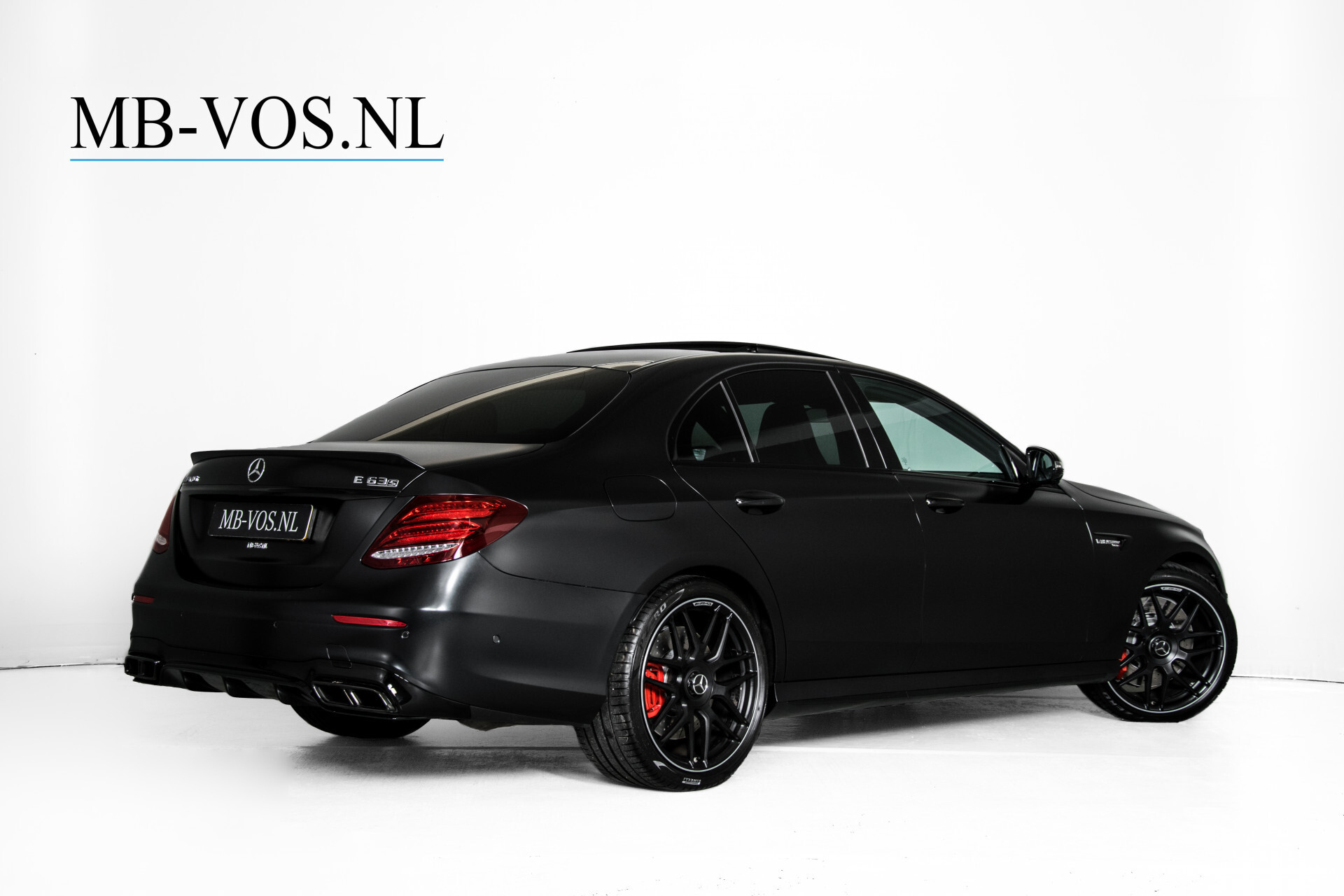 Mercedes-Benz E-Klasse 63 S AMG 4-Matic+ Edition 1 Matzwart | Carbon | Full Options Aut9 Foto 2