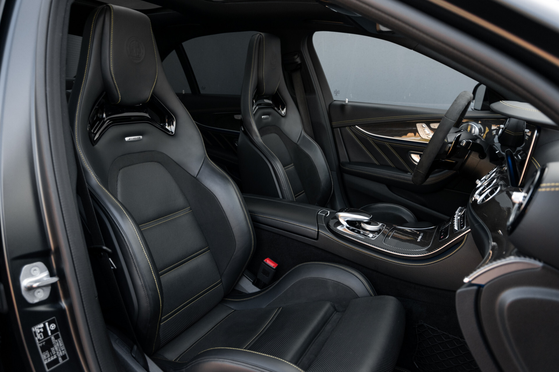 Mercedes-Benz E-Klasse 63 S AMG 4-Matic+ Edition 1 Matzwart | Carbon | Full Options Aut9 Foto 3