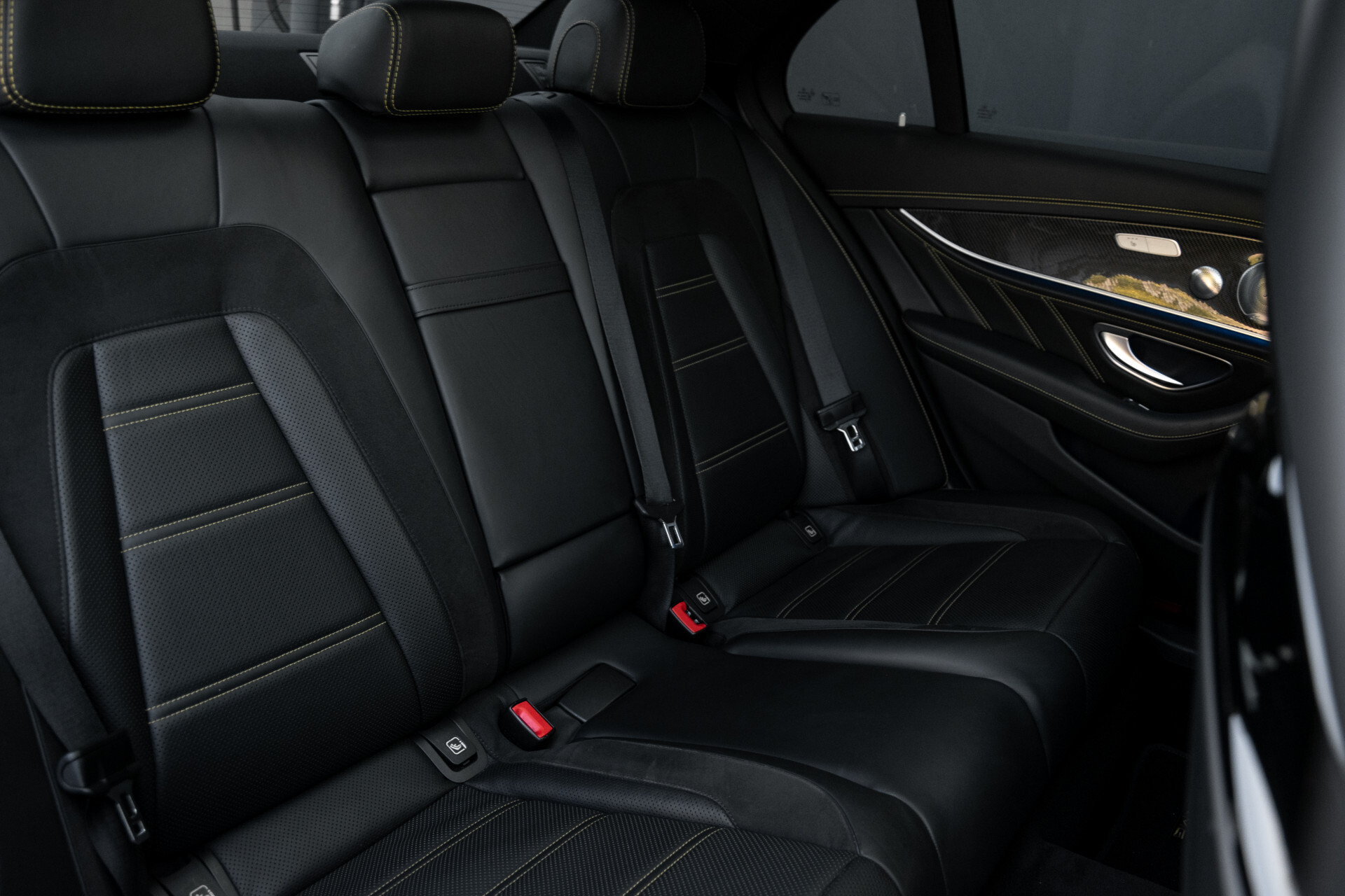 Mercedes-Benz E-Klasse 63 S AMG 4-Matic+ Edition 1 Matzwart | Carbon | Full Options Aut9 Foto 4