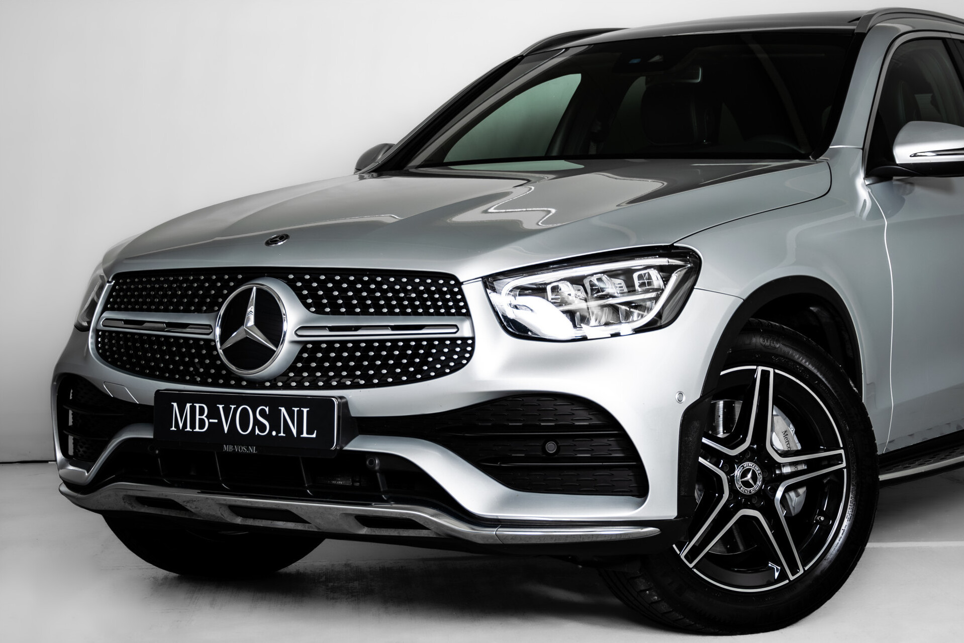 Mercedes-Benz GLC 300 4-M AMG Panorama | Keyless | Assistentiepakket | MBUX | Wegkl-trekhaak Foto 31
