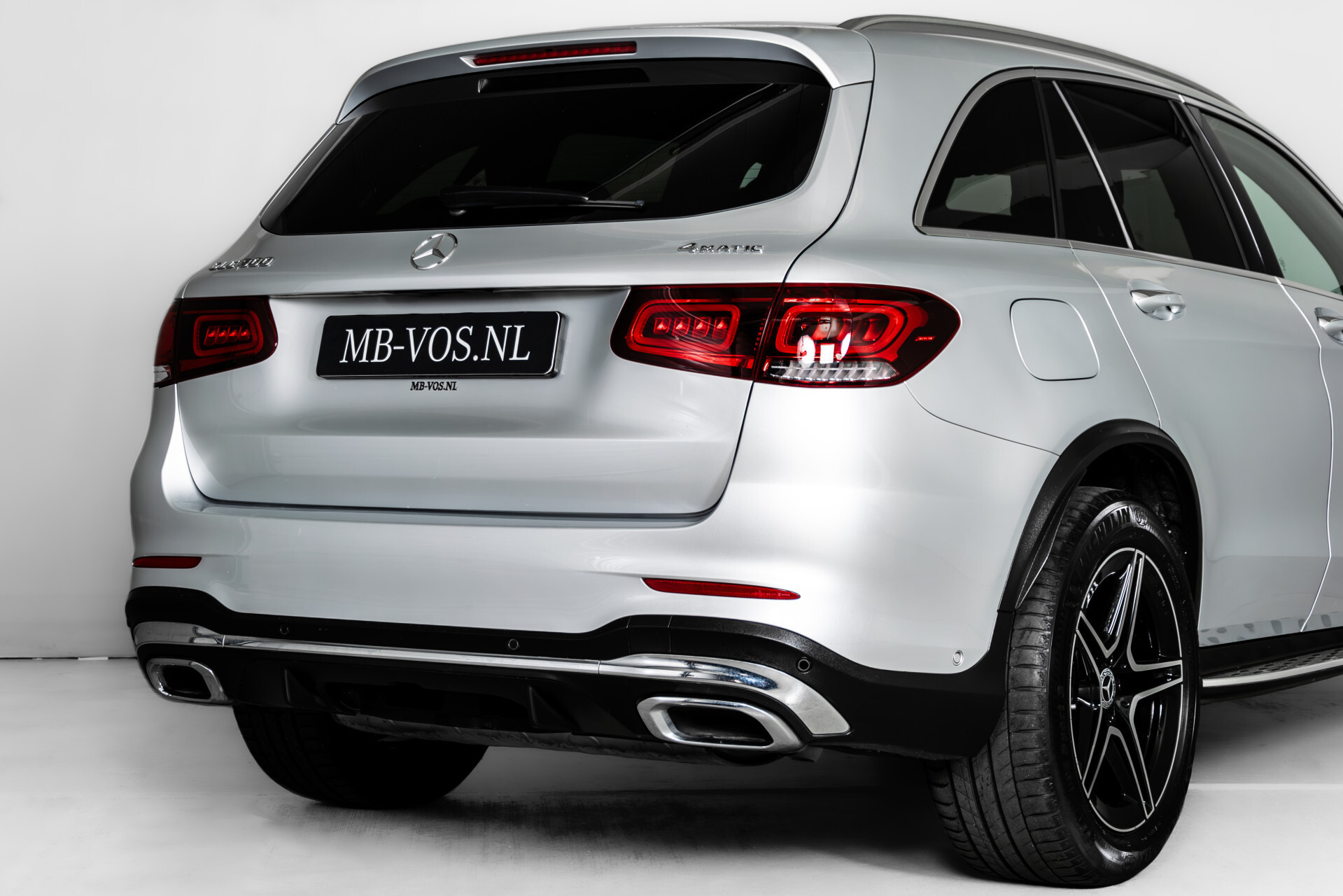 Mercedes-Benz GLC 300 4-M AMG Panorama | Keyless | Assistentiepakket | MBUX | Wegkl-trekhaak Foto 32