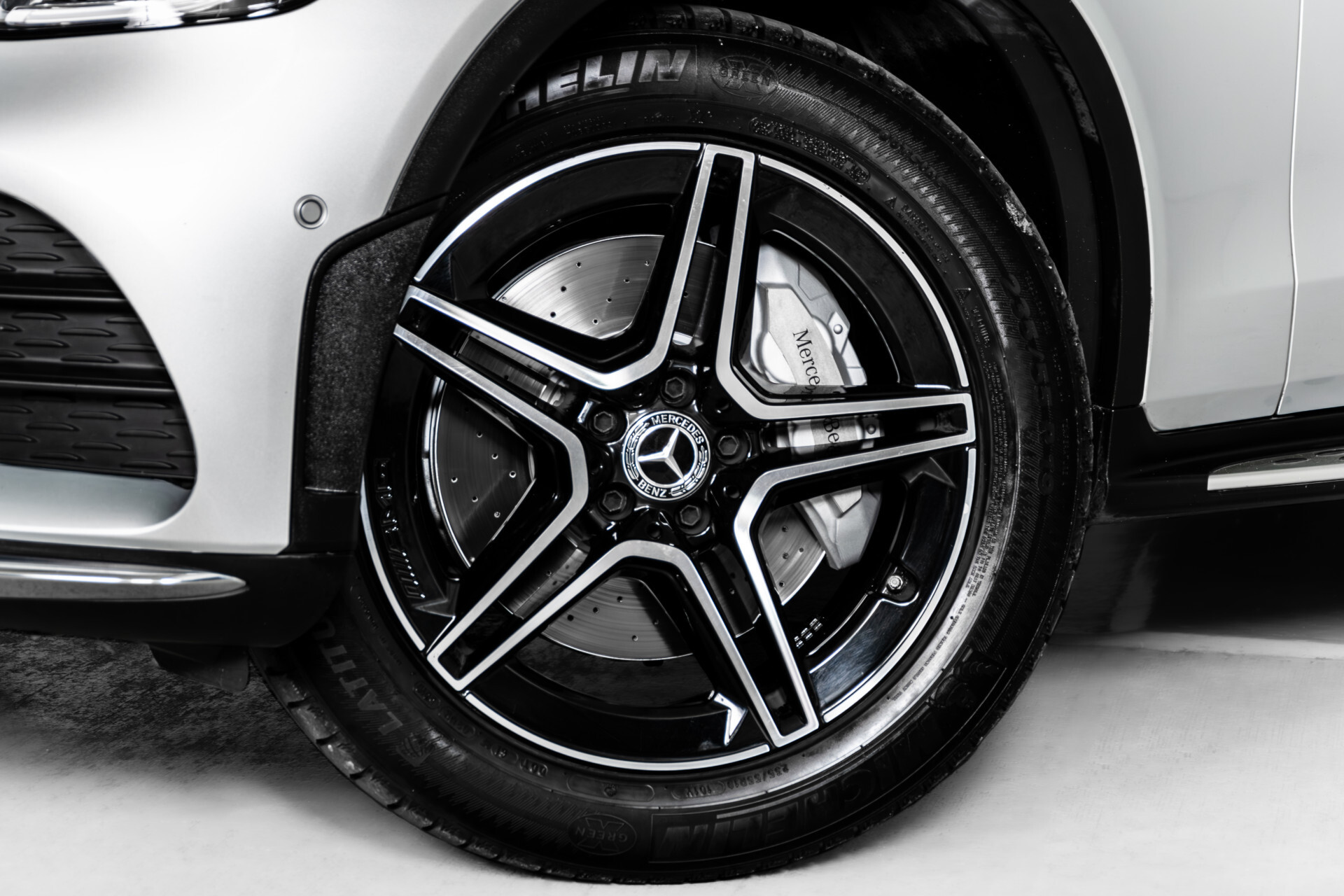 Mercedes-Benz GLC 300 4-M AMG Panorama | Keyless | Assistentiepakket | MBUX | Wegkl-trekhaak Foto 33