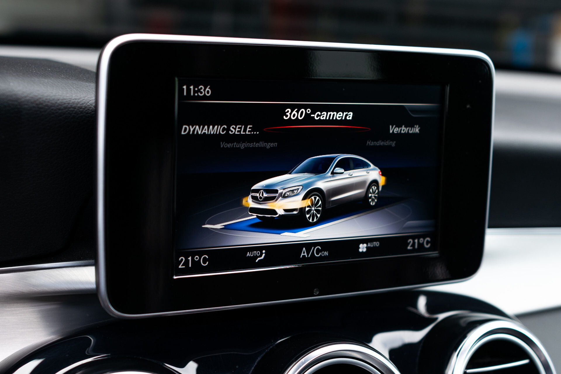 Mercedes-Benz GLC Coupé 250 4-M AMG | Schuifdak | 360 camera | Intelligent Light | Spoorpakket | Nightpakket Foto 12