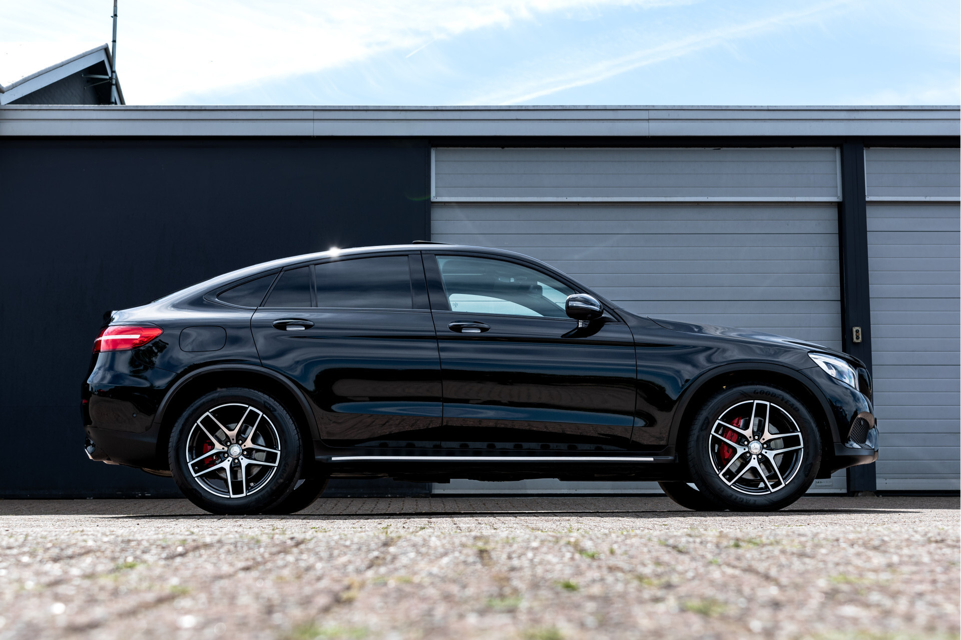 Mercedes-Benz GLC Coupé 250 4-M AMG | Schuifdak | 360 camera | Intelligent Light | Spoorpakket | Nightpakket Foto 27