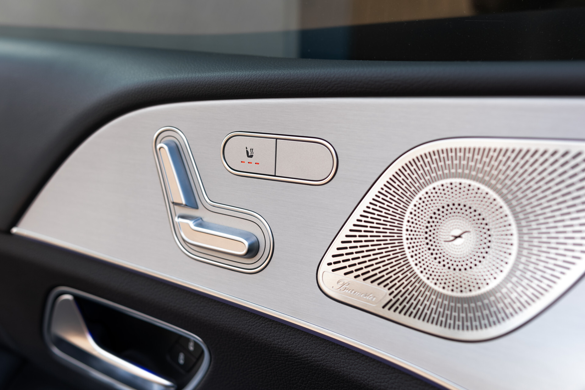 Mercedes-Benz GLE 350e 4-M AMG Night | Luchtvering | Panorama | Burmester Foto 10