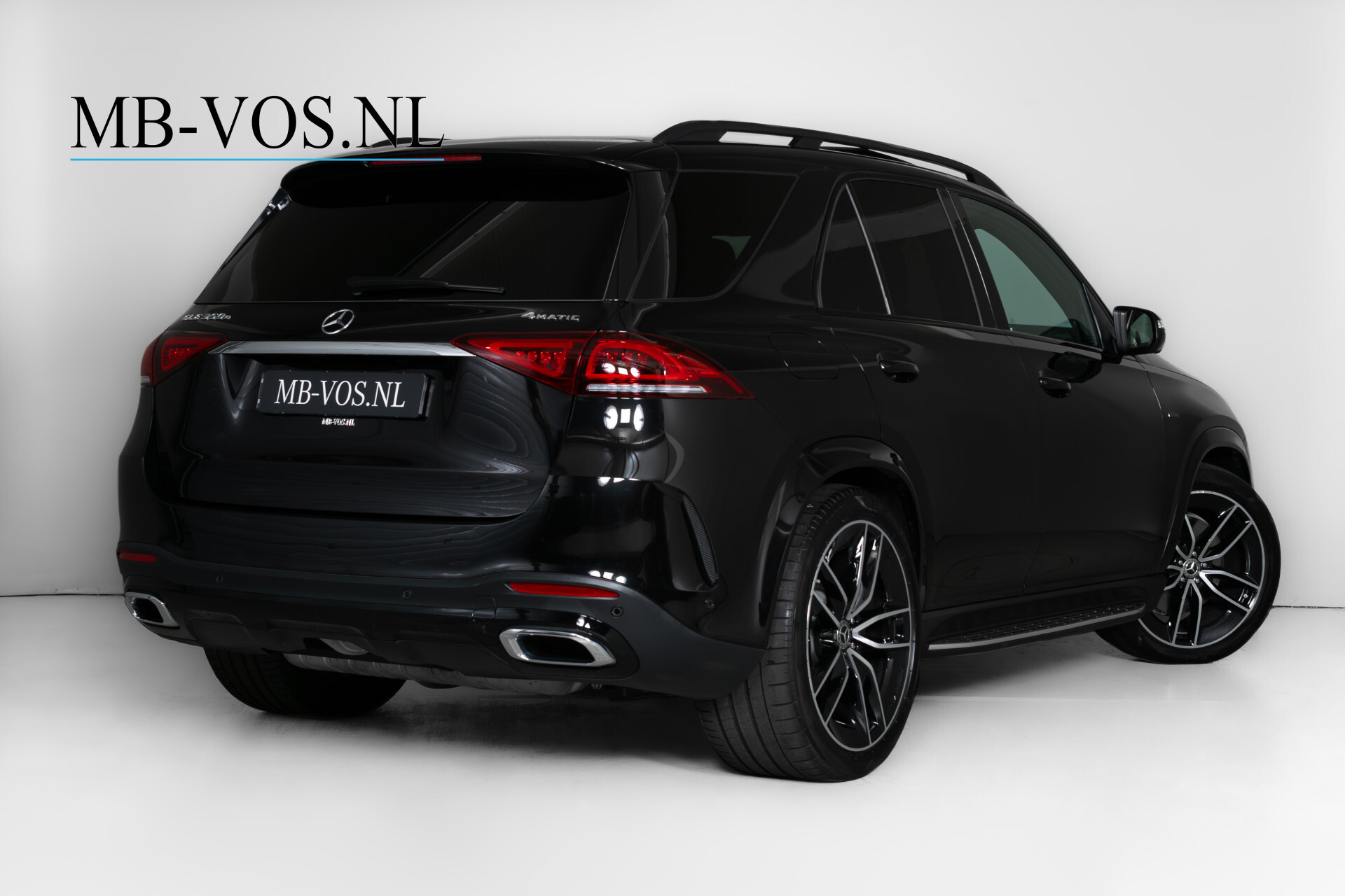 Mercedes-Benz GLE 350e 4-M AMG Night | Luchtvering | Panorama | Burmester Foto 2