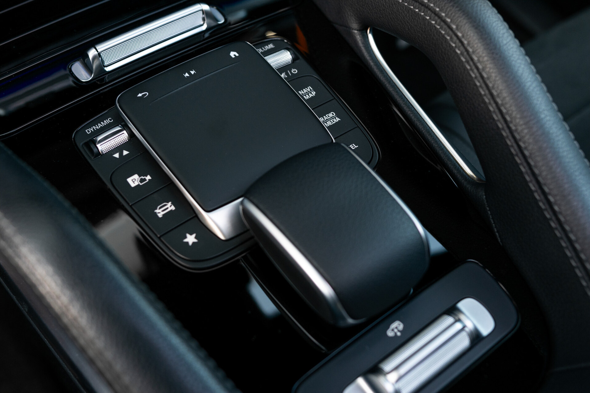 Mercedes-Benz GLE 350e 4-M AMG Night | Luchtvering | Panorama | Burmester Foto 28