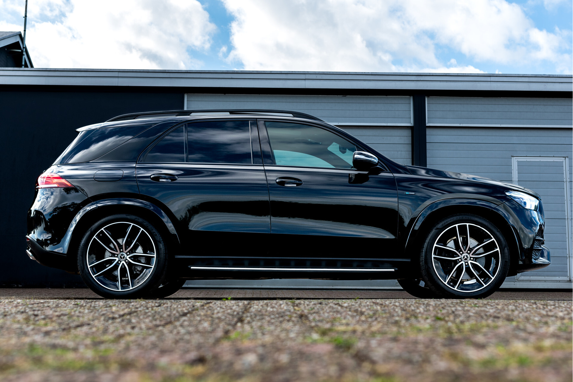 Mercedes-Benz GLE 350e 4-M AMG Night | Luchtvering | Panorama | Burmester Foto 35