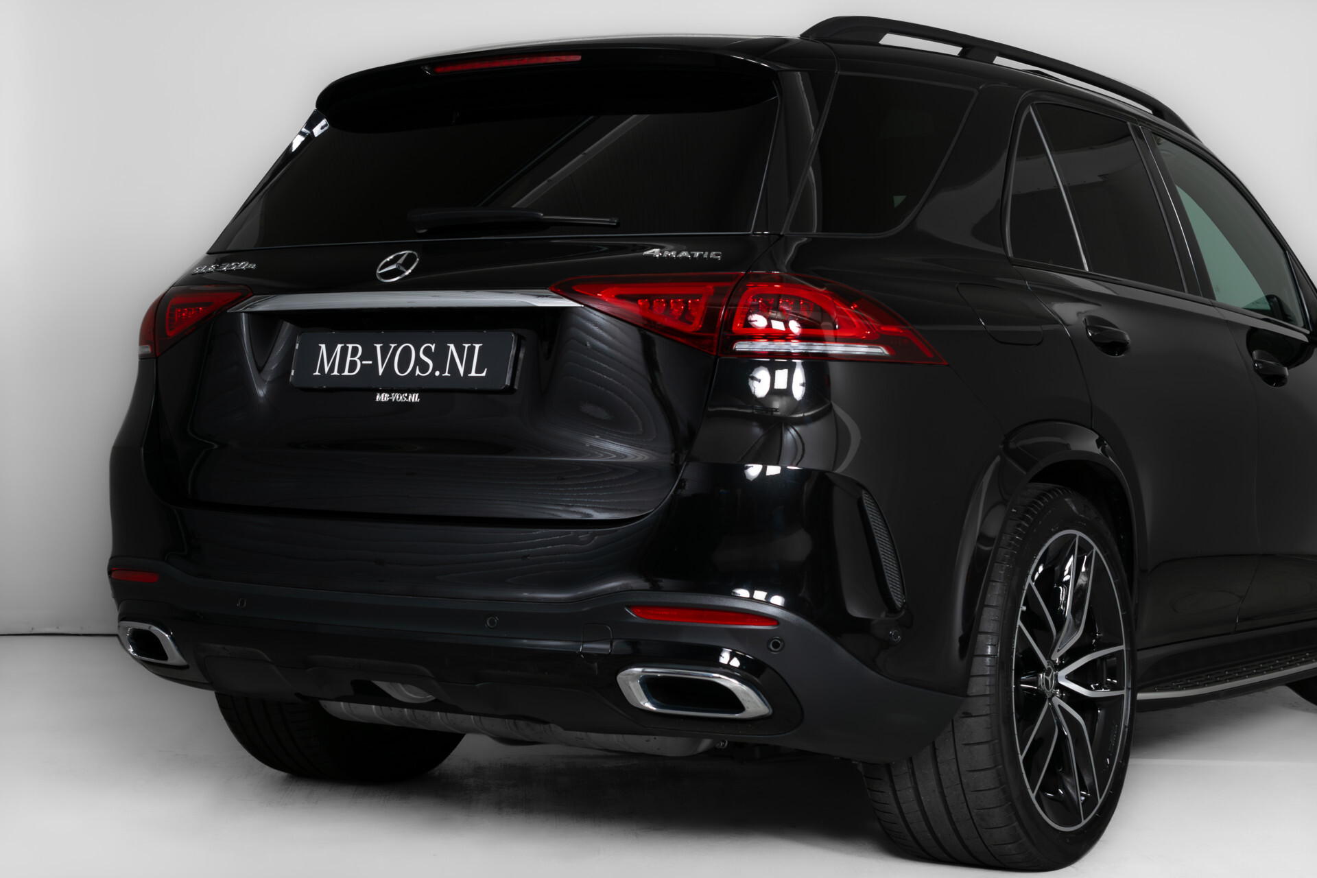 Mercedes-Benz GLE 350e 4-M AMG Night | Luchtvering | Panorama | Burmester Foto 37