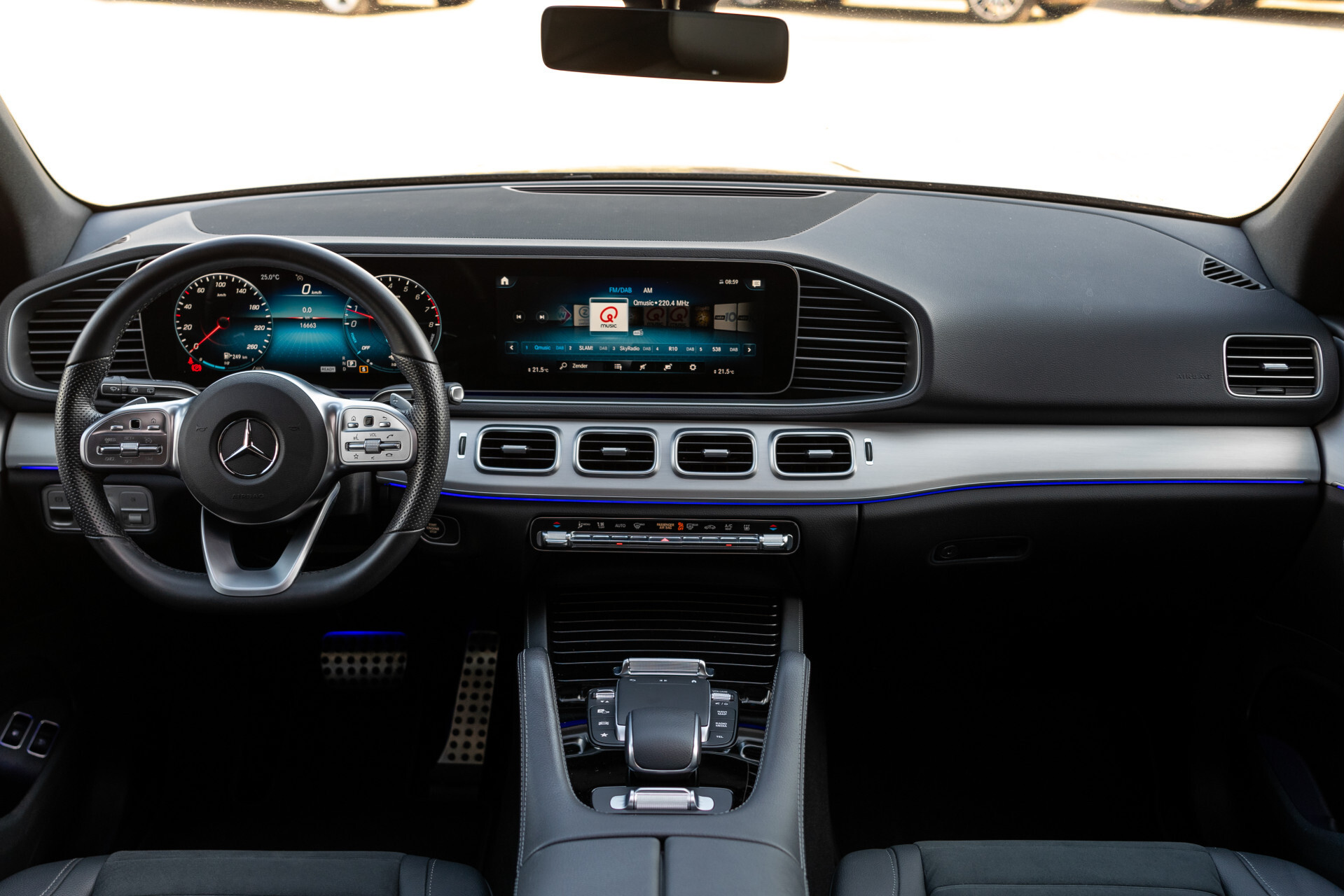 Mercedes-Benz GLE 350e 4-M AMG Night | Luchtvering | Panorama | Burmester Foto 5