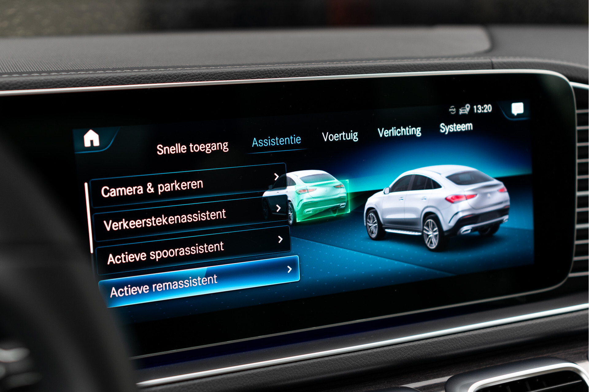 Mercedes-Benz GLE Coupé 350 e 4-M AMG Luchtvering | Panorama | Stoelkoeling | Mem | Burmester | Keyless | Distronic | Treeplanken | Panamericana Foto 19