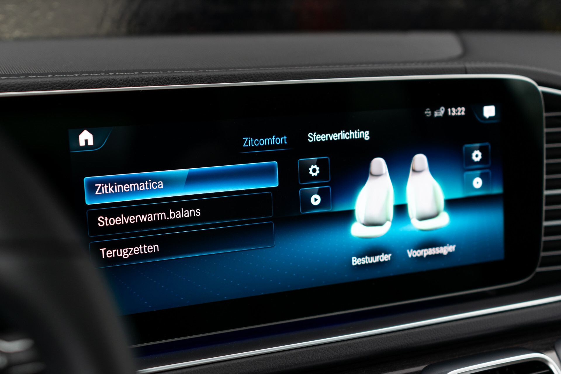 Mercedes-Benz GLE Coupé 350 e 4-M AMG Luchtvering | Panorama | Stoelkoeling | Mem | Burmester | Keyless | Distronic | Treeplanken | Panamericana Foto 26