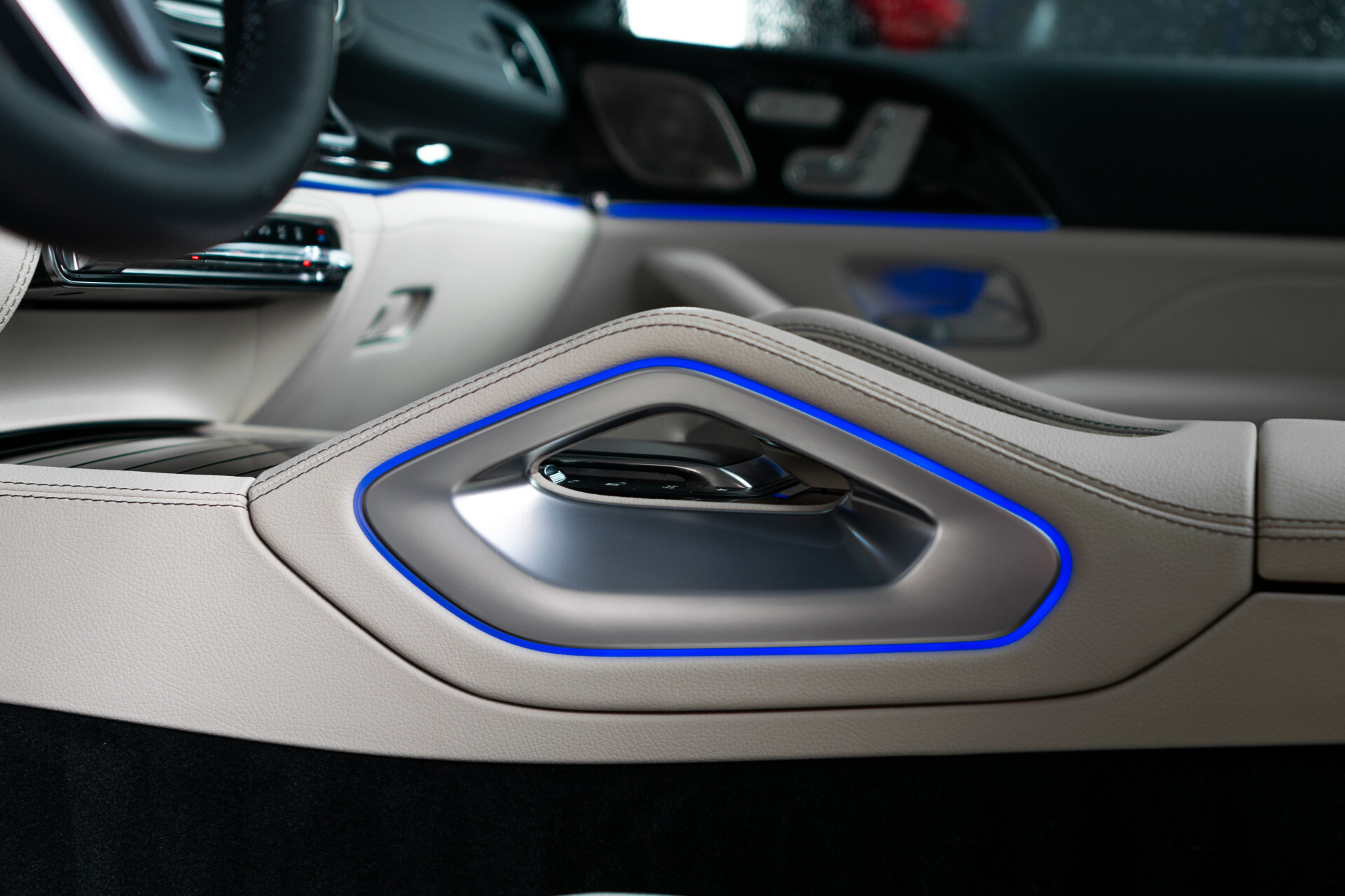 Mercedes-Benz GLE Coupé 350 e 4-M AMG Luchtvering | Panorama | Stoelkoeling | Mem | Burmester | Keyless | Distronic | Treeplanken | Panamericana Foto 37