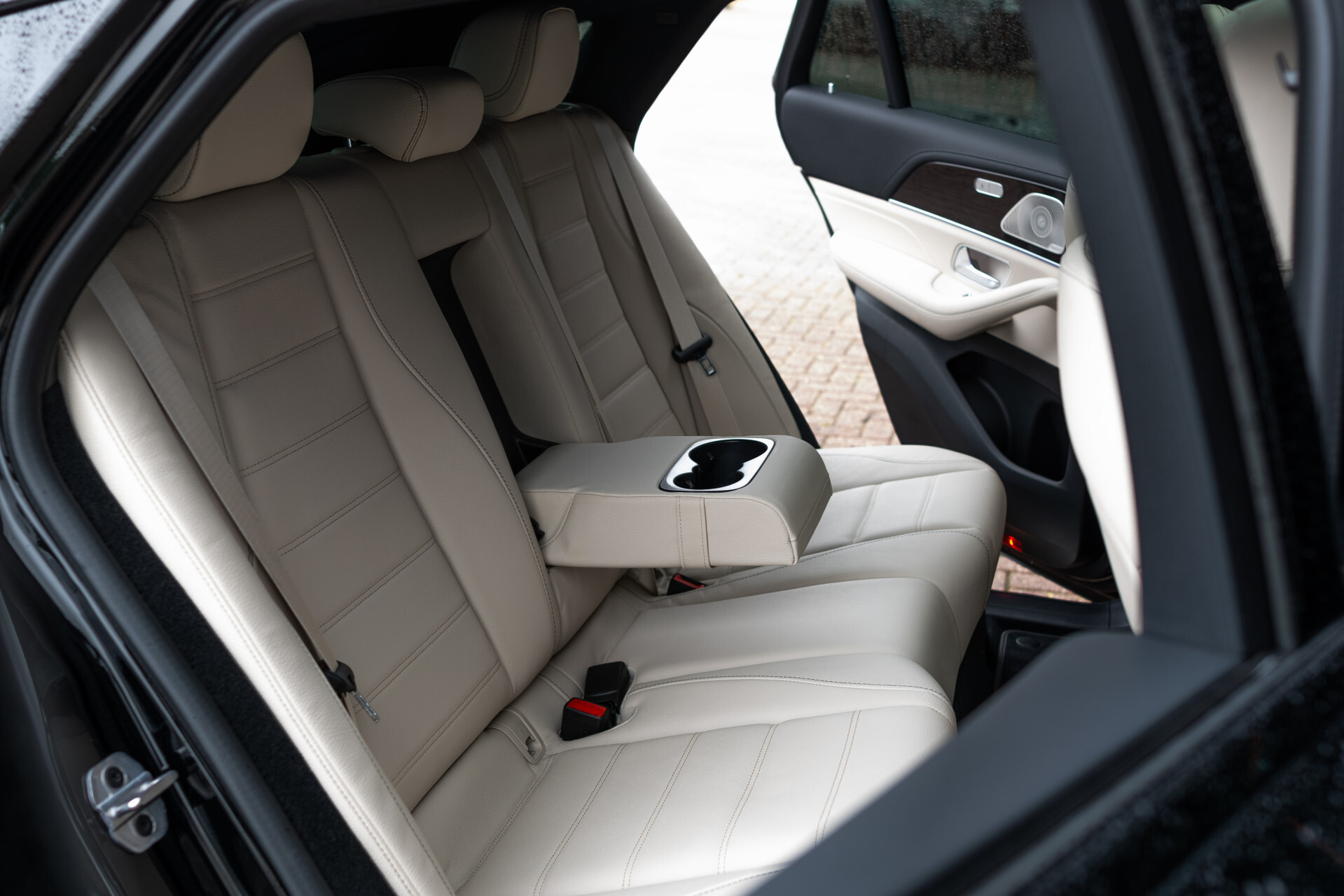 Mercedes-Benz GLE Coupé 350 e 4-M AMG Luchtvering | Panorama | Stoelkoeling | Mem | Burmester | Keyless | Distronic | Treeplanken | Panamericana Foto 4