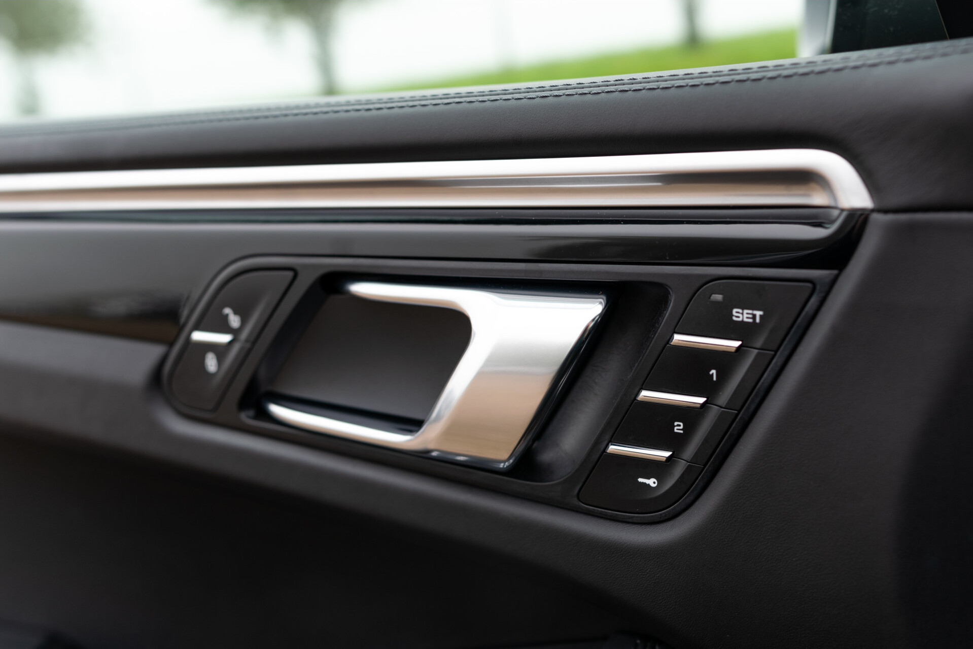 Porsche Macan 3.0 S Sport Chrono | Luchtvering | Panorama | Blackline | 21" | PDLS | Sportuitlaat Foto 10