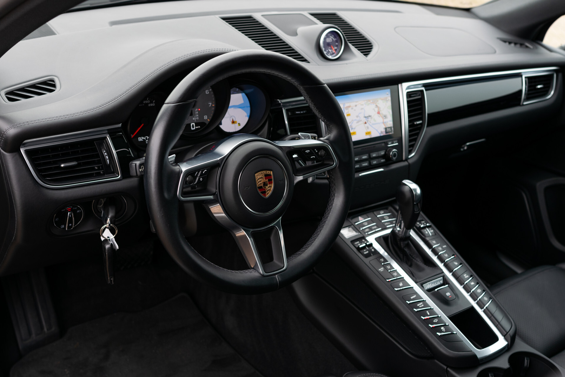 Porsche Macan 3.0 S Sport Chrono | Luchtvering | Panorama | Blackline | 21" | PDLS | Sportuitlaat Foto 13