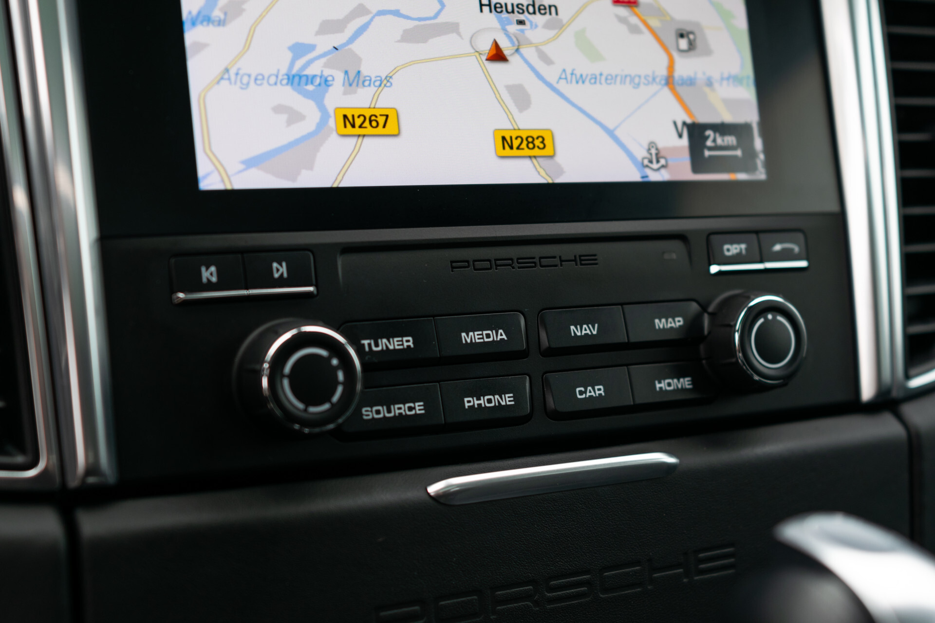 Porsche Macan 3.0 S Sport Chrono | Luchtvering | Panorama | Blackline | 21" | PDLS | Sportuitlaat Foto 16