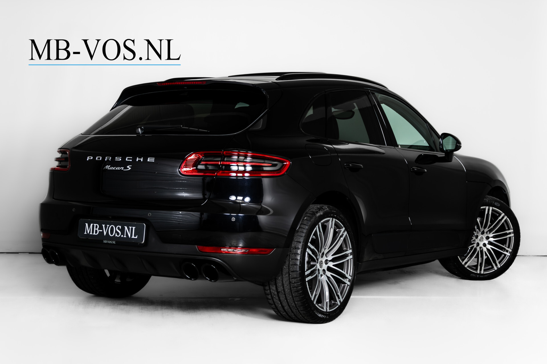 Porsche Macan 3.0 S Sport Chrono | Luchtvering | Panorama | Blackline | 21" | PDLS | Sportuitlaat Foto 2