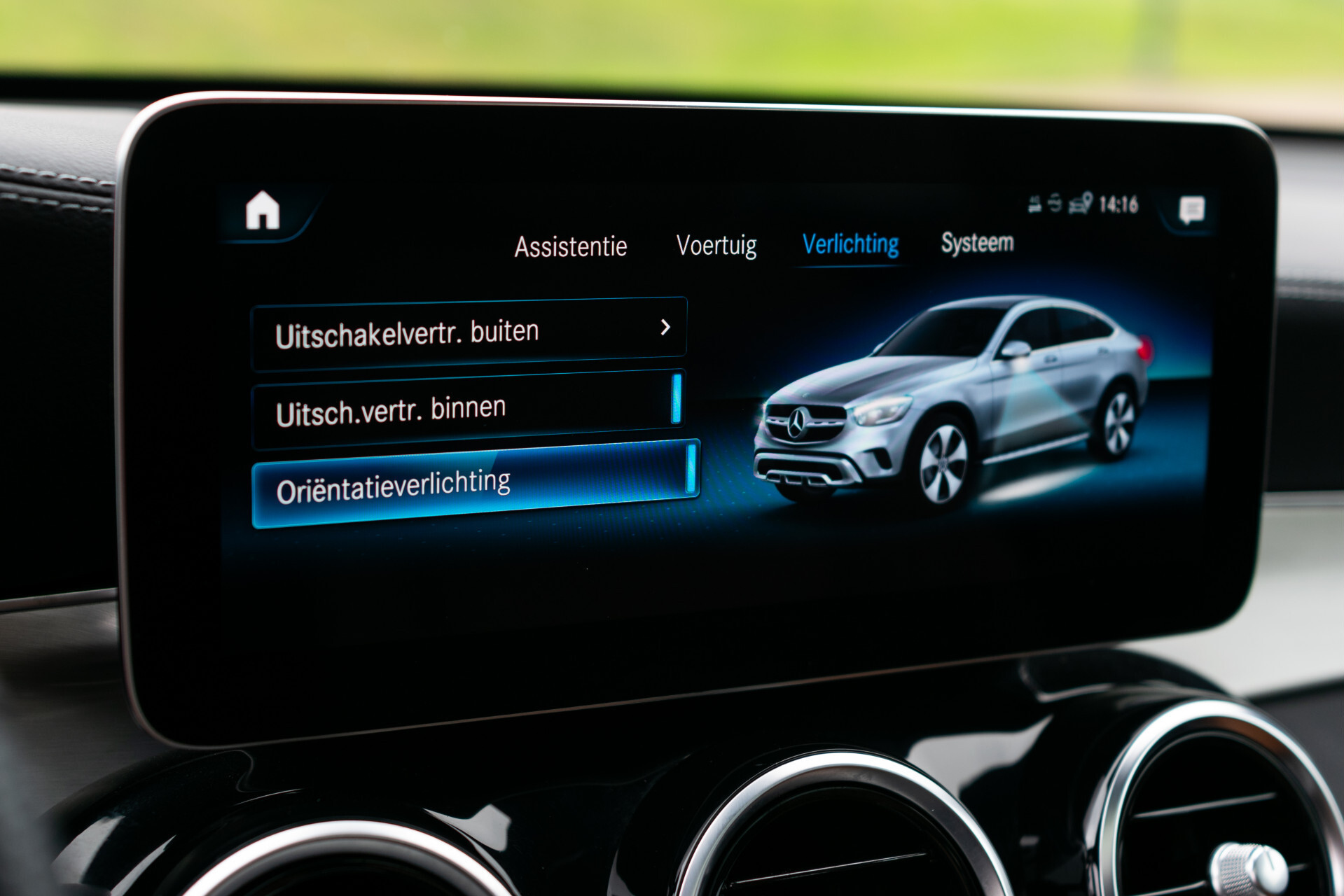 Mercedes-Benz GLC Coupé 300e 4-M AMG | Night | Schuifdak | Memory | 360 camera | SoundSysteem | 20" | Treeplanken Foto 19